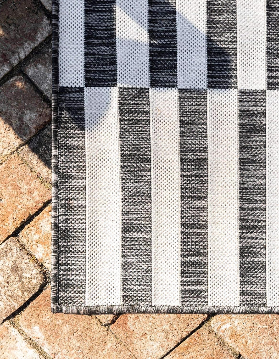 Unique Loom Outdoor Striped Collection Area Rug - Striped (7' 1" x 10' Rectangle, Taupe/Ivory)