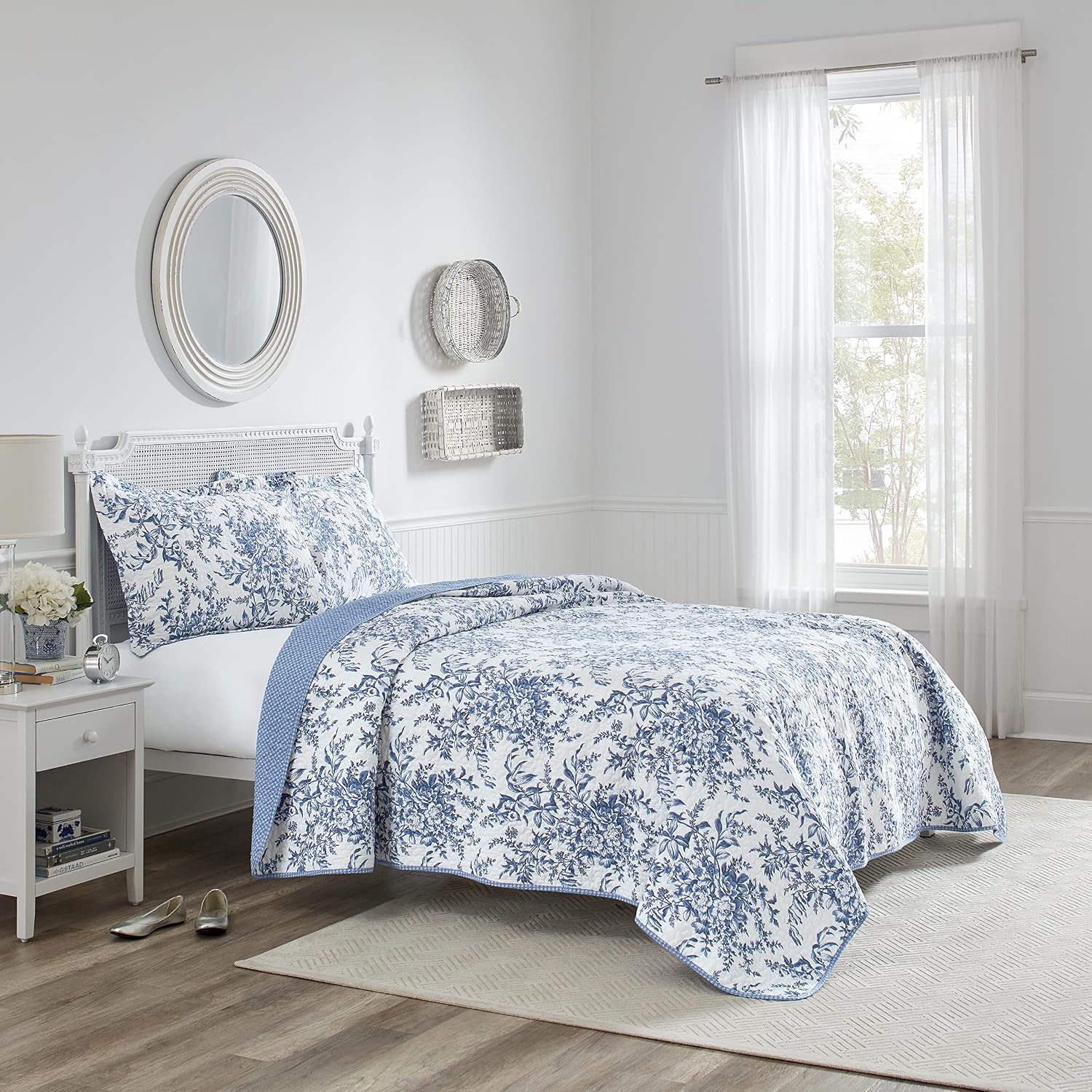 Laura Ashley – Queen Quilt Set, Soft & Lightweight Bedding with Matching Shams, Reversible Floral Room Decor, College Dorm Room Essentials (Bedford Blue)