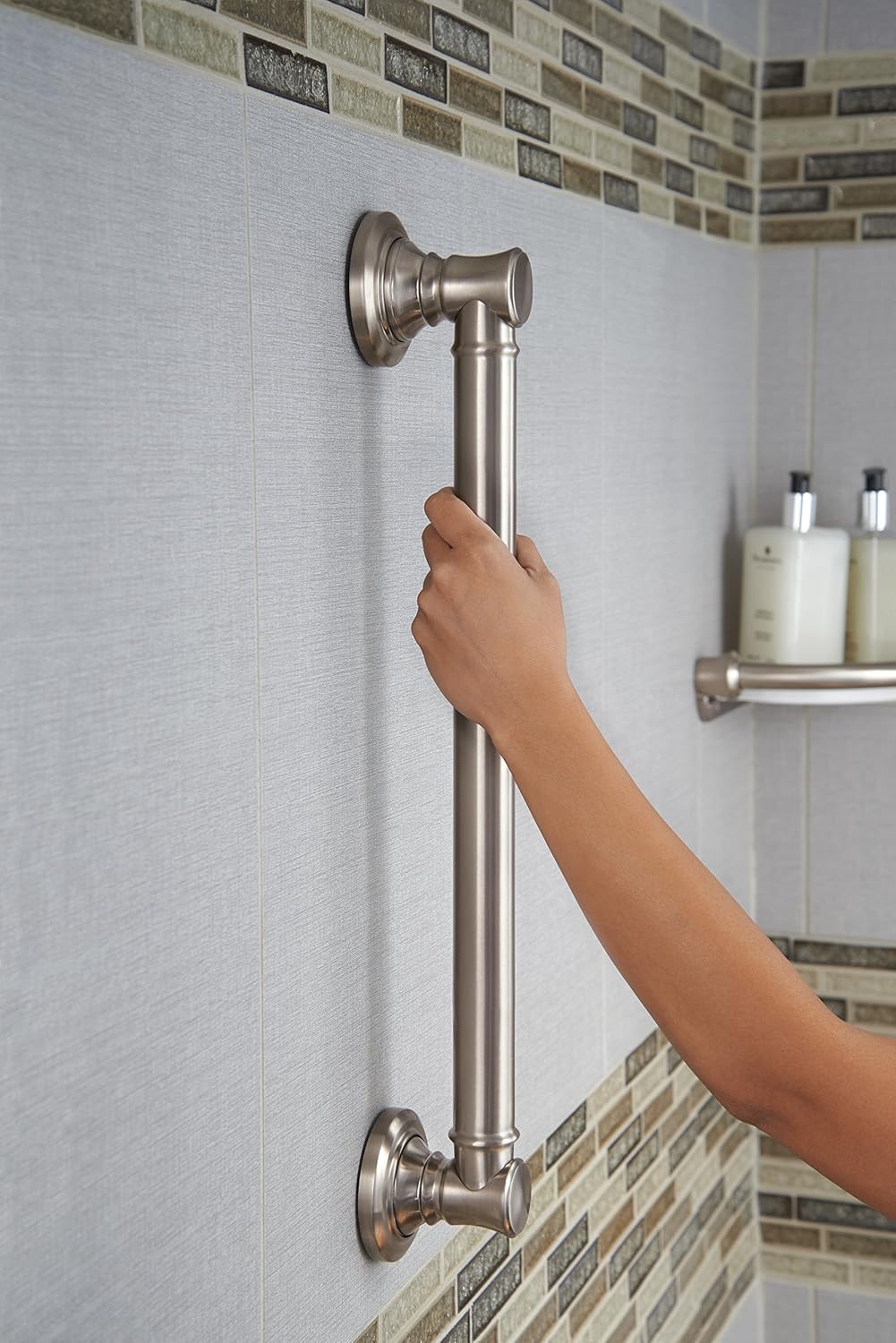 Delta Traditional (1-Pack) 18" Shower Grab Bar Seniors ADA Compliant Brilliance Stainless Steel 450 lb Capacity Bathroom Safety Handle for Shower