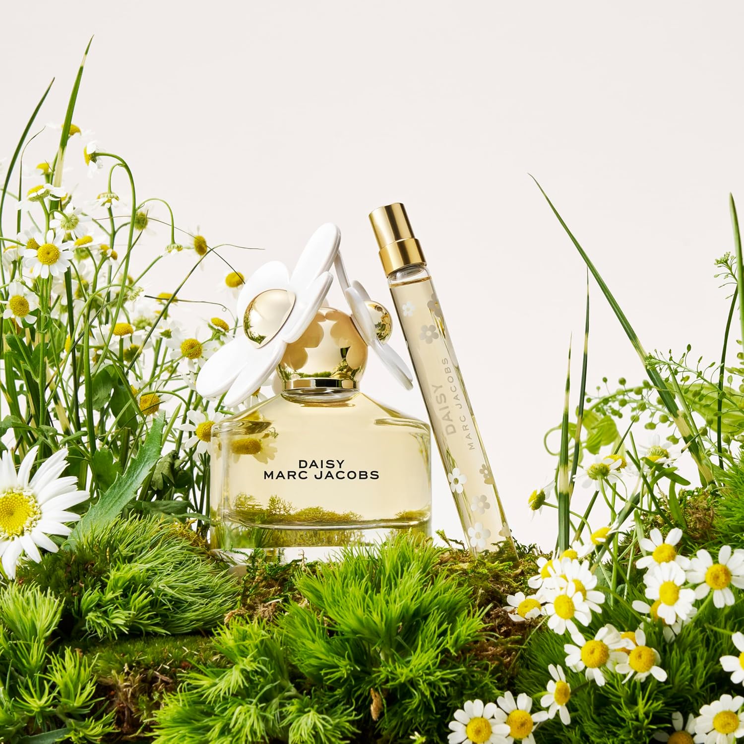 Marc Jacobs Daisy Eau de Toilette – Radiant Floral Women's Perfume – With Notes of Wild Berries