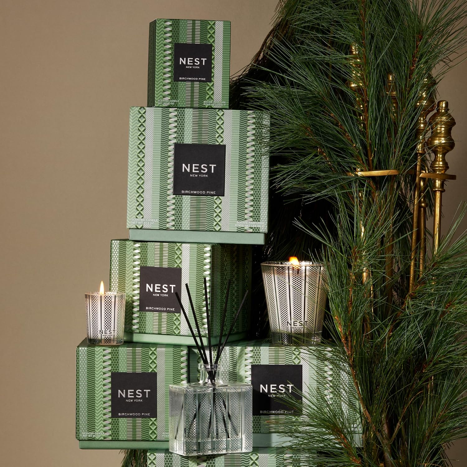 NEST New York Scented Classic Christmas Candle, Holiday - 8.1 oz - Up to 60-Hour Burn Time - Reusable Glass Vessel