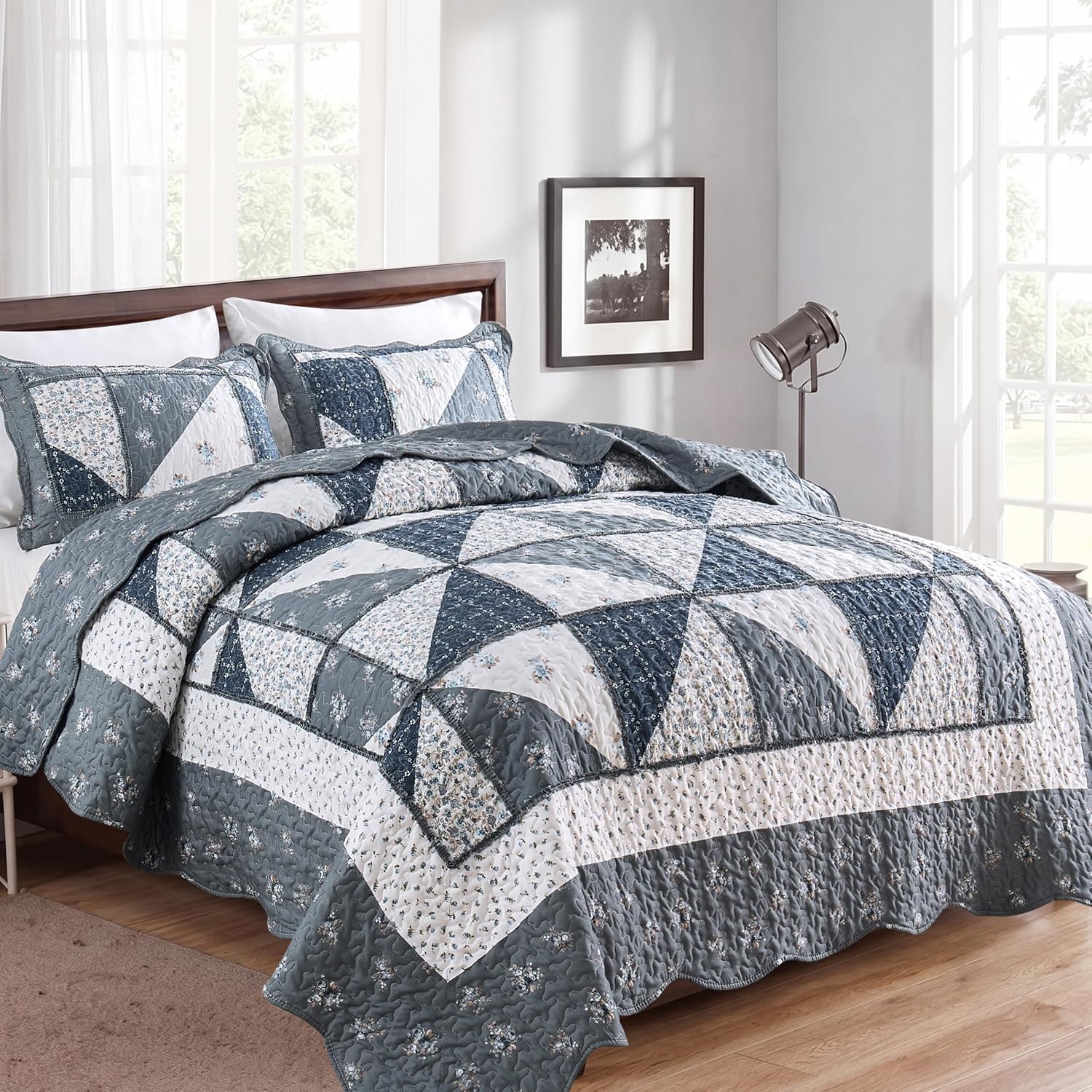 VIVILINEN Blue Floral Patchwork Quilt Set, Full Queen Size, 3 Piece Bedding Set with 2 Pillowcases