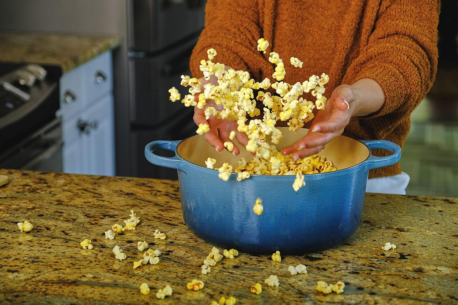 Amish Country Popcorn | 6 lb Bag | Medium White Popcorn Kernels | Old Fashioned, Non-GMO and Gluten Free (Medium White - 6 lb Bag)