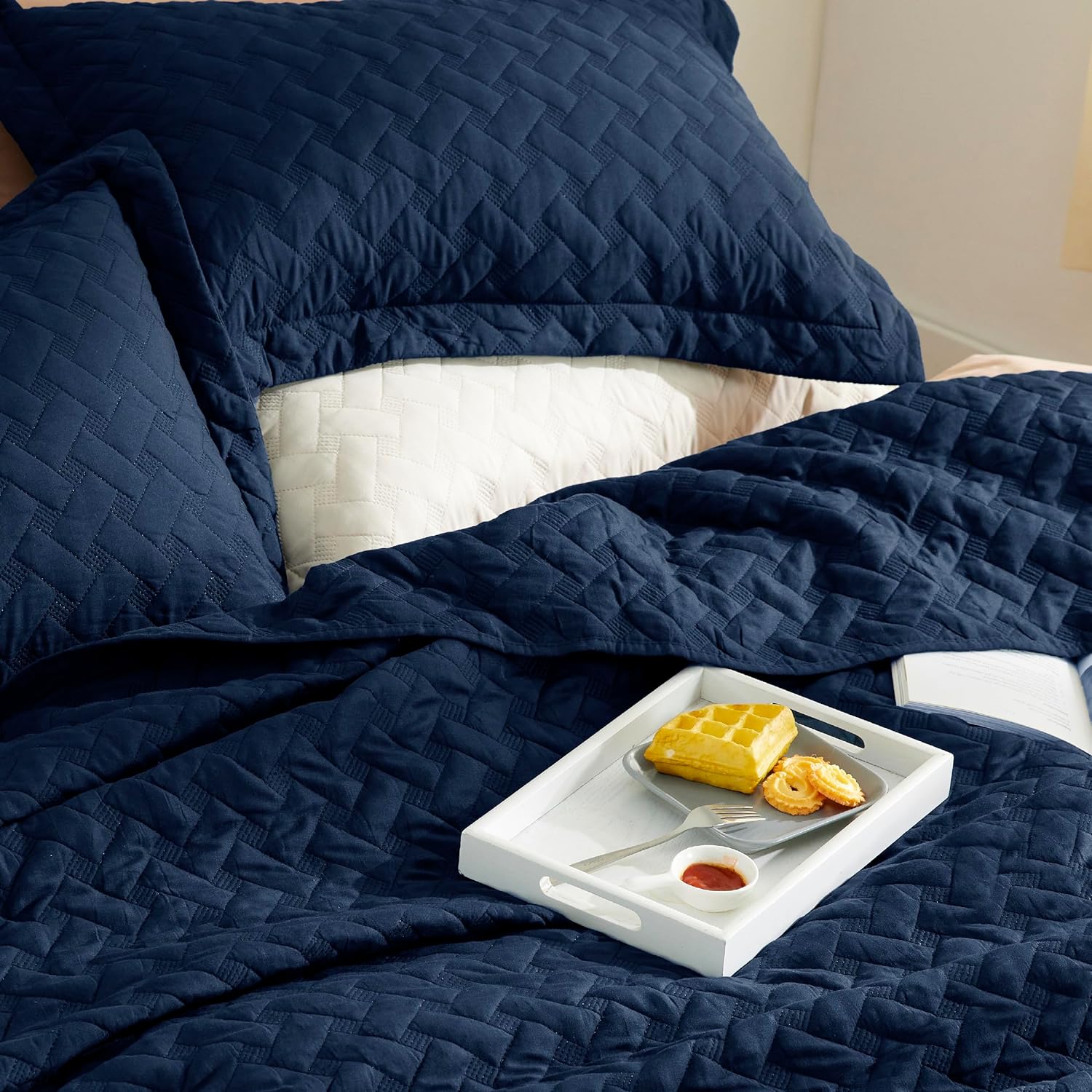 Bedsure Quilts Queen Size - Grey Bedspreads Queen Size with Basket Weave Pattern, Soft Quilt Bedding Set, Lightweight Comforter Set Coverlet for All Seasons with 2 Pillow Shams (90" x 96")