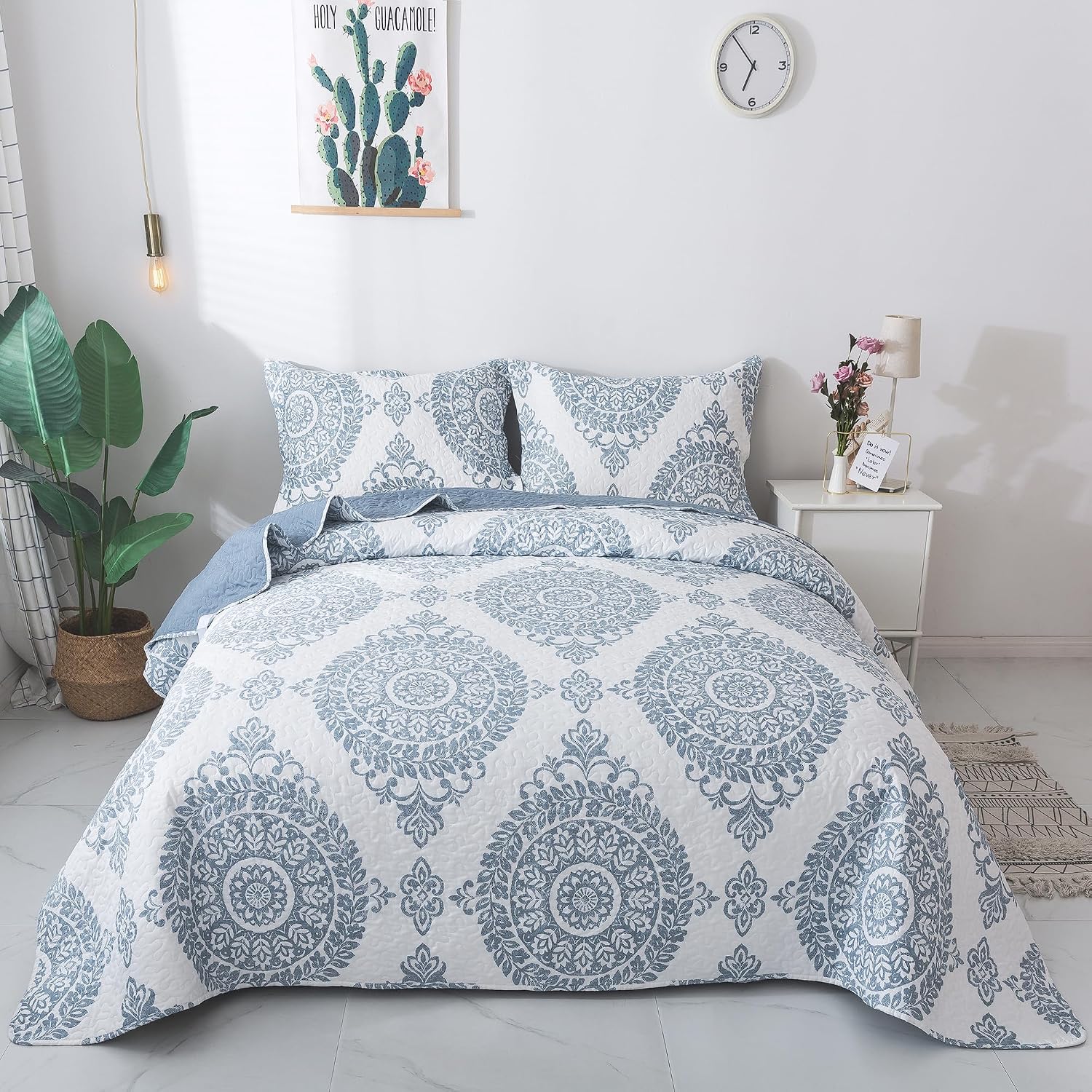 Travan Queen Quilt Set 3-Piece Bedspread Quilted Oversized Lightweight Microfiber Coverlet Set with Shams Violet Purple Floral Pattern Quilted