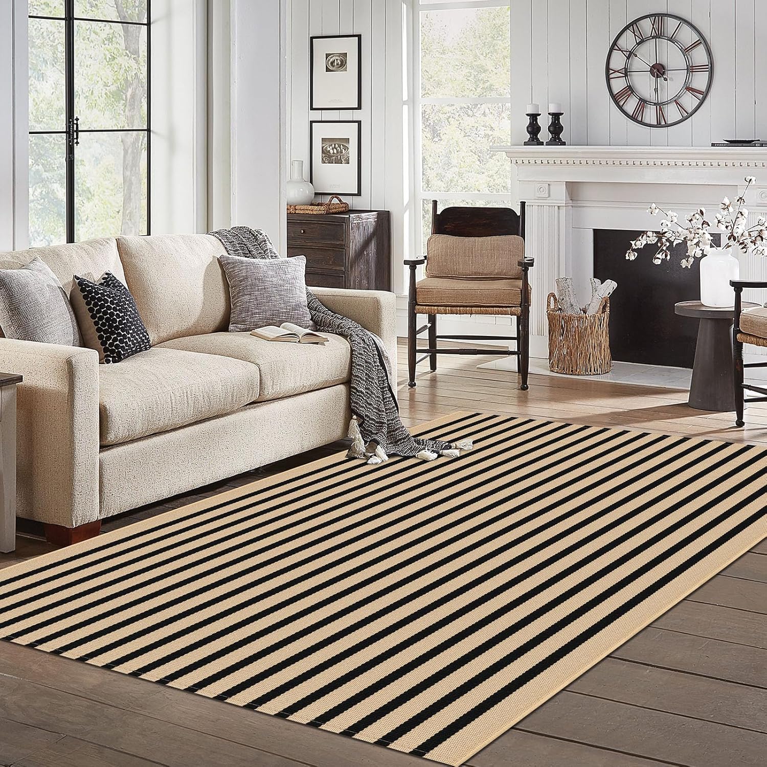 IOHOUZE 27.5x43 Buffalo Plaid Rug, Washable Front Door Mat, Black White