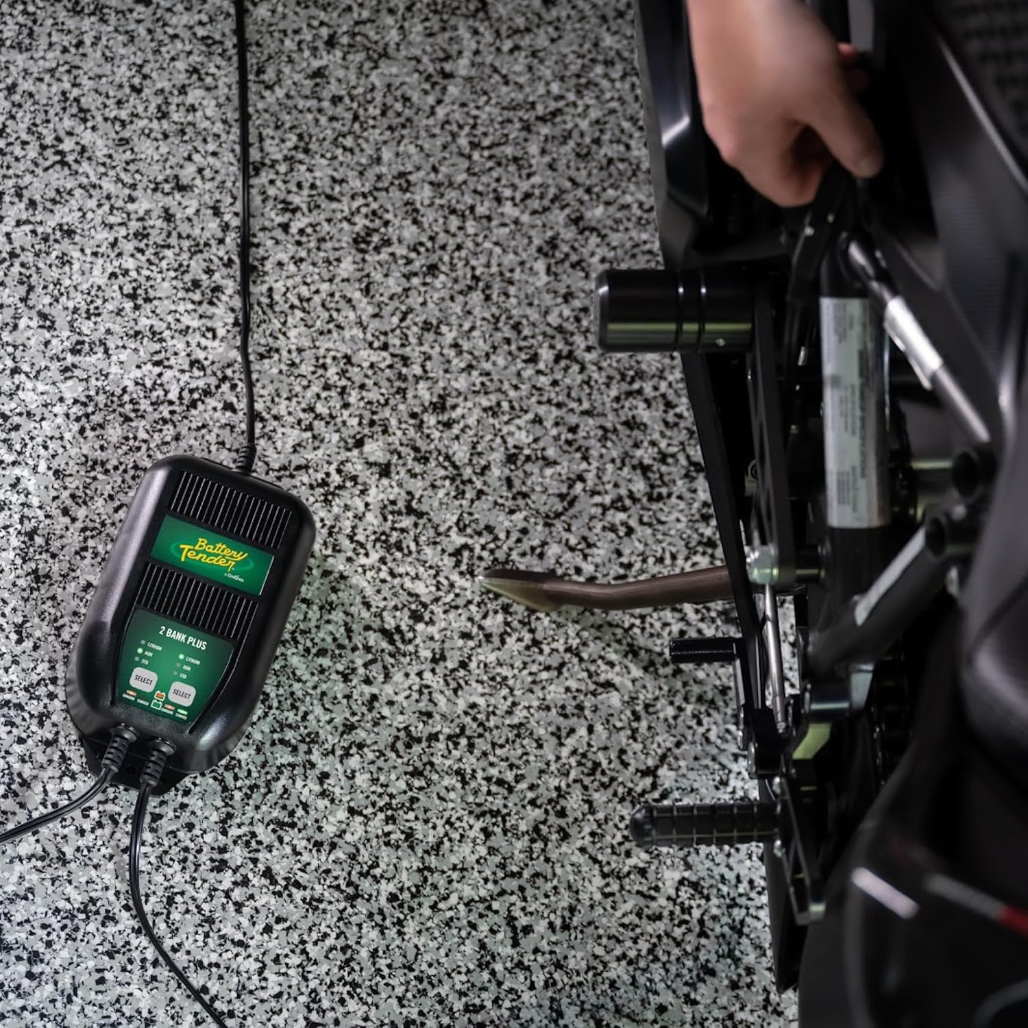 Battery Tender Plus 2 Bank Multibank Charger - 2.5 AMP (1.25 AMPs Per Bank) - Smart 12V Multi Battery Charger and Maintainer for Standard, AGM