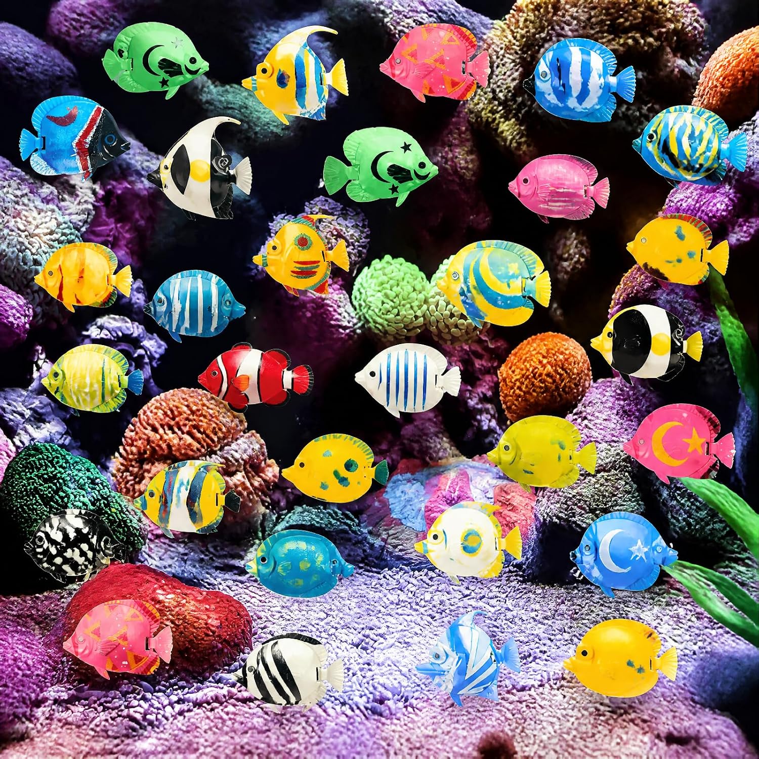 Weewooday 20 Pcs Artificial Moving Fishes Plastic, Random Fish