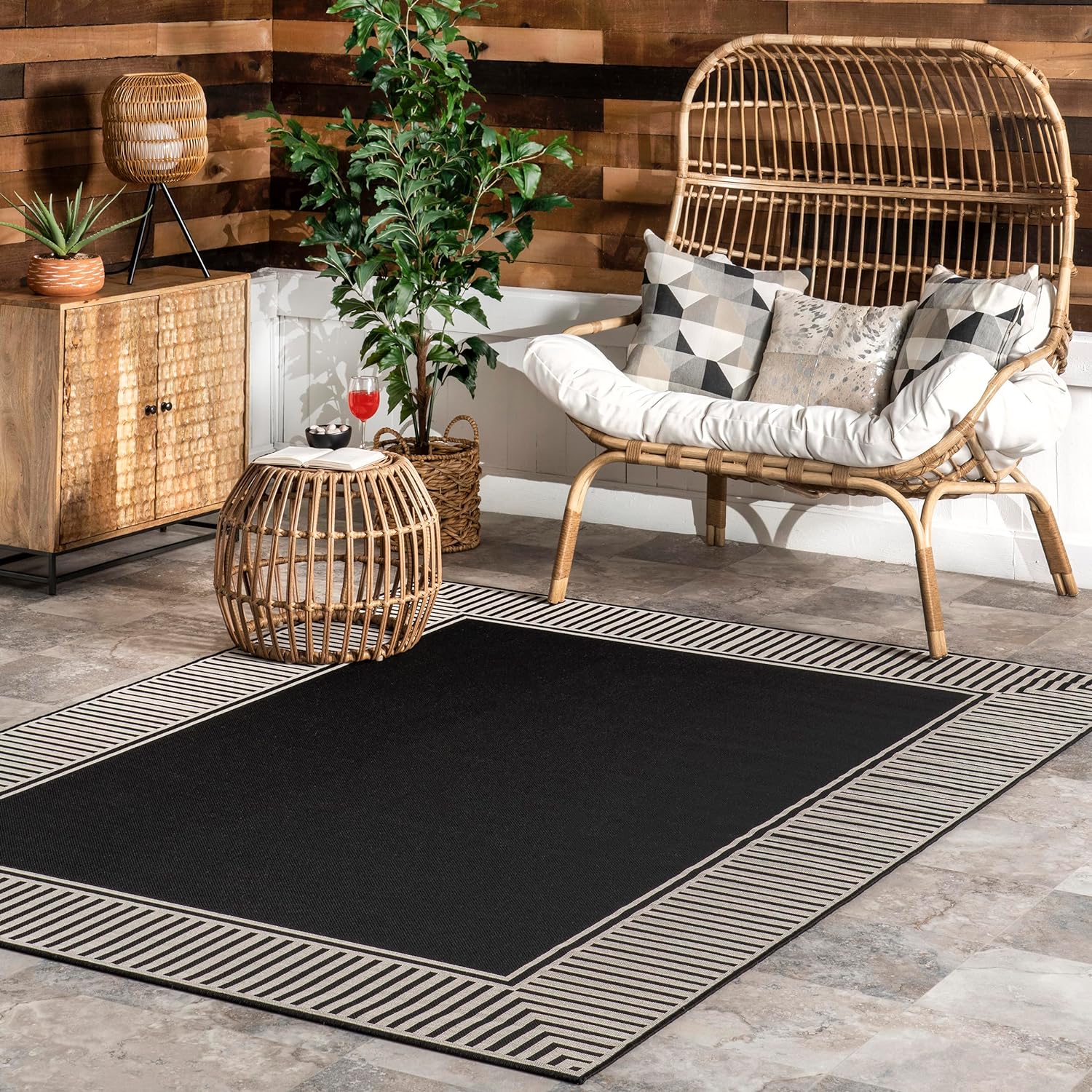 nuLOOM Asha Light Brown Bordered Indoor/Outdoor Area Rug, 4' x 5'