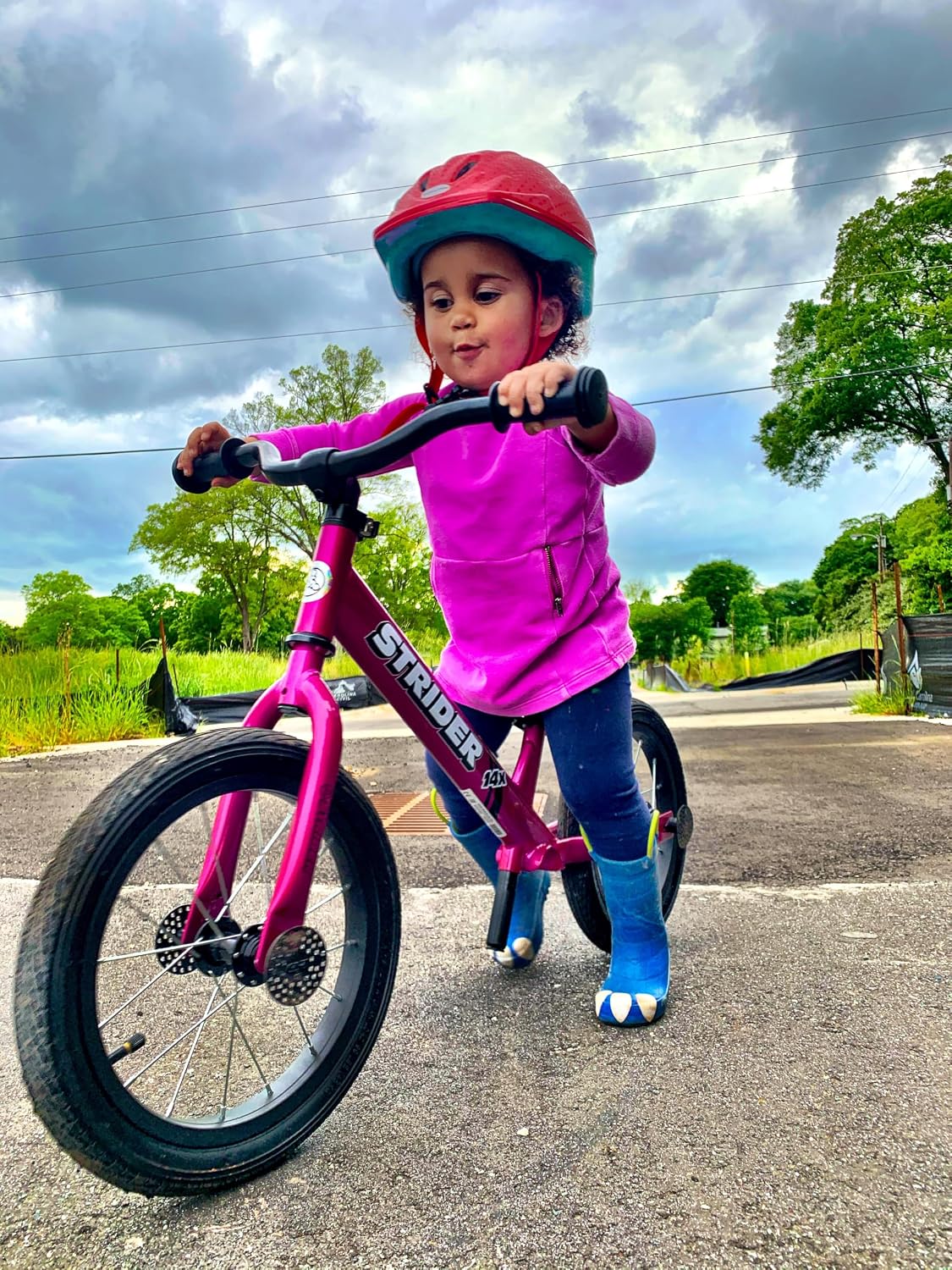 Strider 14x Classic, Awesome Blue - Balance Bike for Kids 3 to 6 Years -Includes Kid Sized Grips, Padded Seat, Performance Footrest, All-Purpose Tires Easy Assembly, Tool-Free Adjustments | No Pedals, Balance Bike with Adjustable Seat and Handlebars, Lig…
