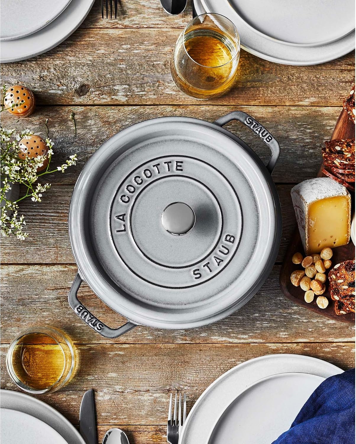 Staub Round Cocotte - 5.5Qt - Grenadine