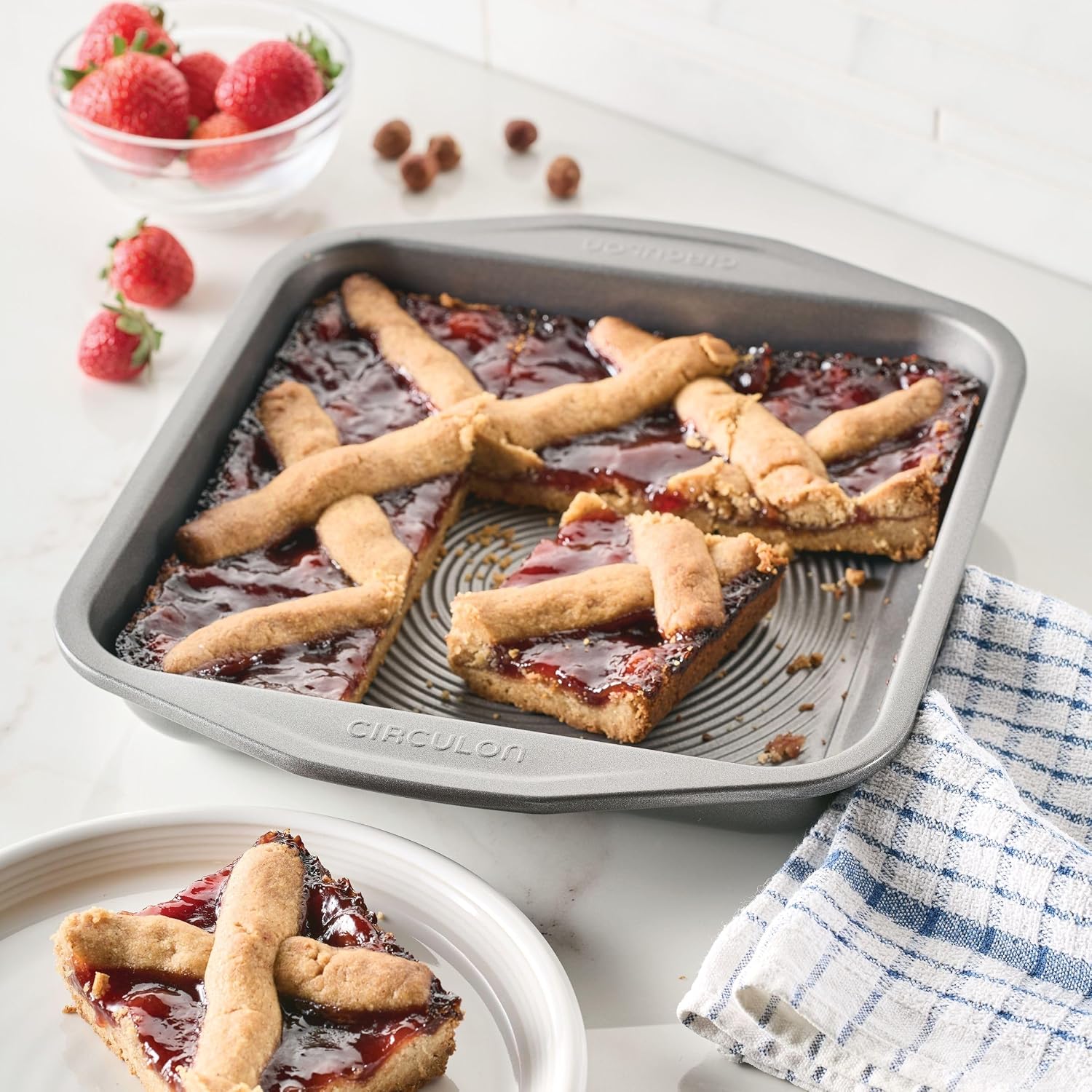 Circulon Total Nonstick Baking Pan / Nonstick Cake Pan, Round - 9 Inch, Gray