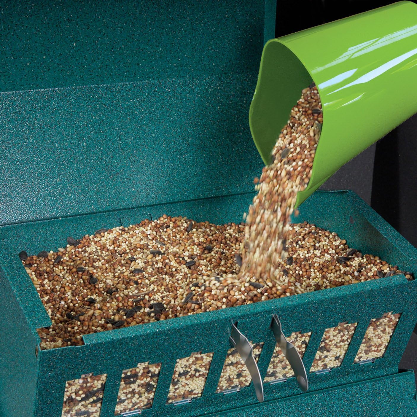 Audubon Bird's Delight Squirrel Resistant Bird Feeder Model 7511i