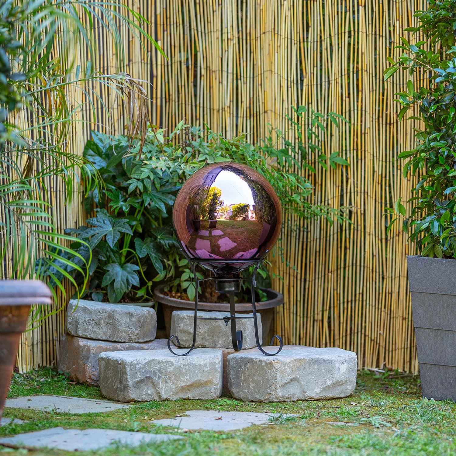 Alpine Corporation | 10" Indoor/Outdoor Glass Gazing Globe — Festive Garden & Yard Décor Accent — Blue