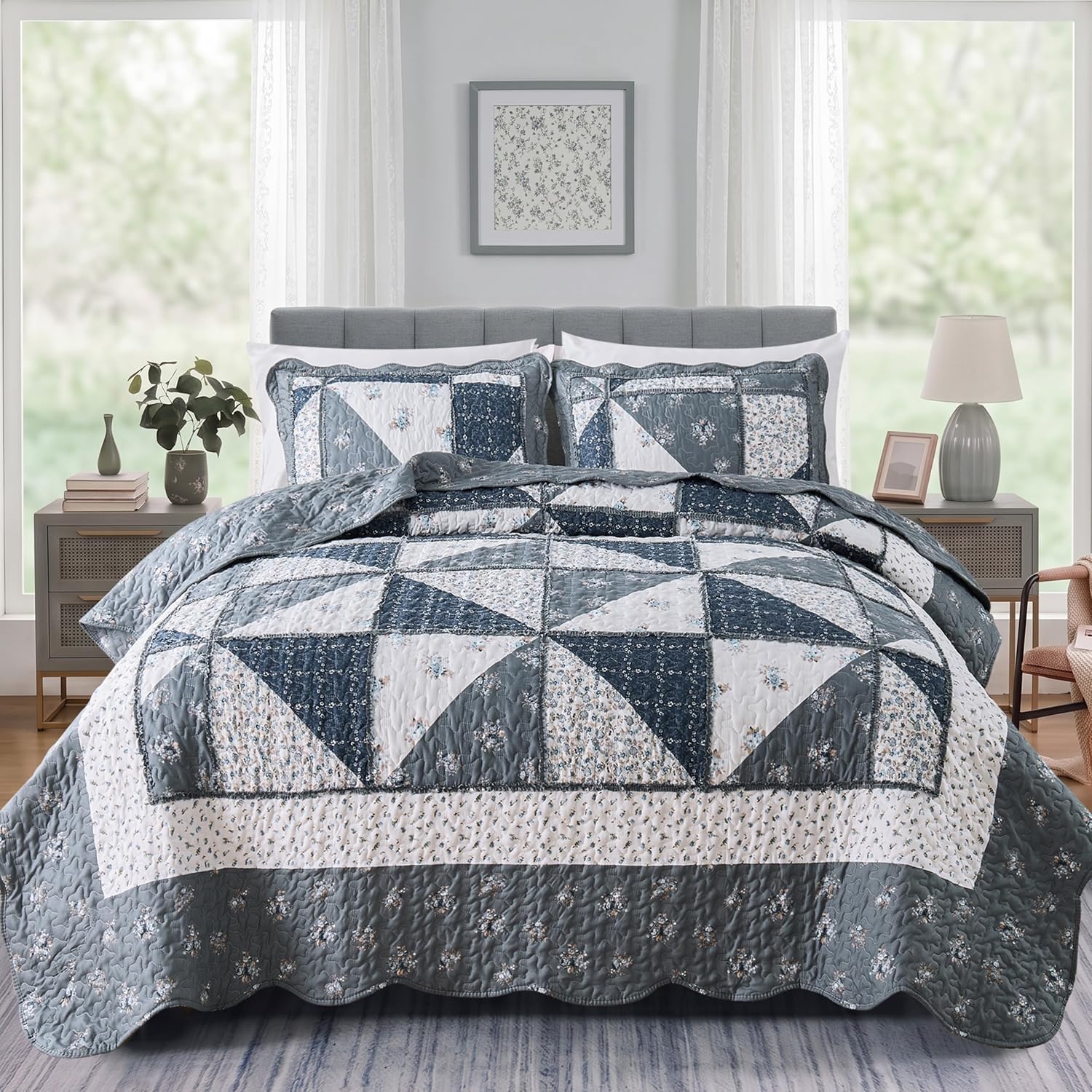 VIVILINEN Blue Floral Patchwork Quilt Set, Full Queen Size, 3 Piece Bedding Set with 2 Pillowcases