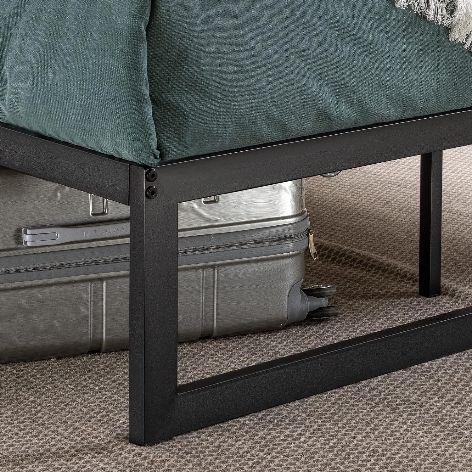 ZINUS Abel Metal Platform Bed Frame / Mattress Foundation with Steel Slat Support / No Box Spring Needed / Easy Assembly, Queen