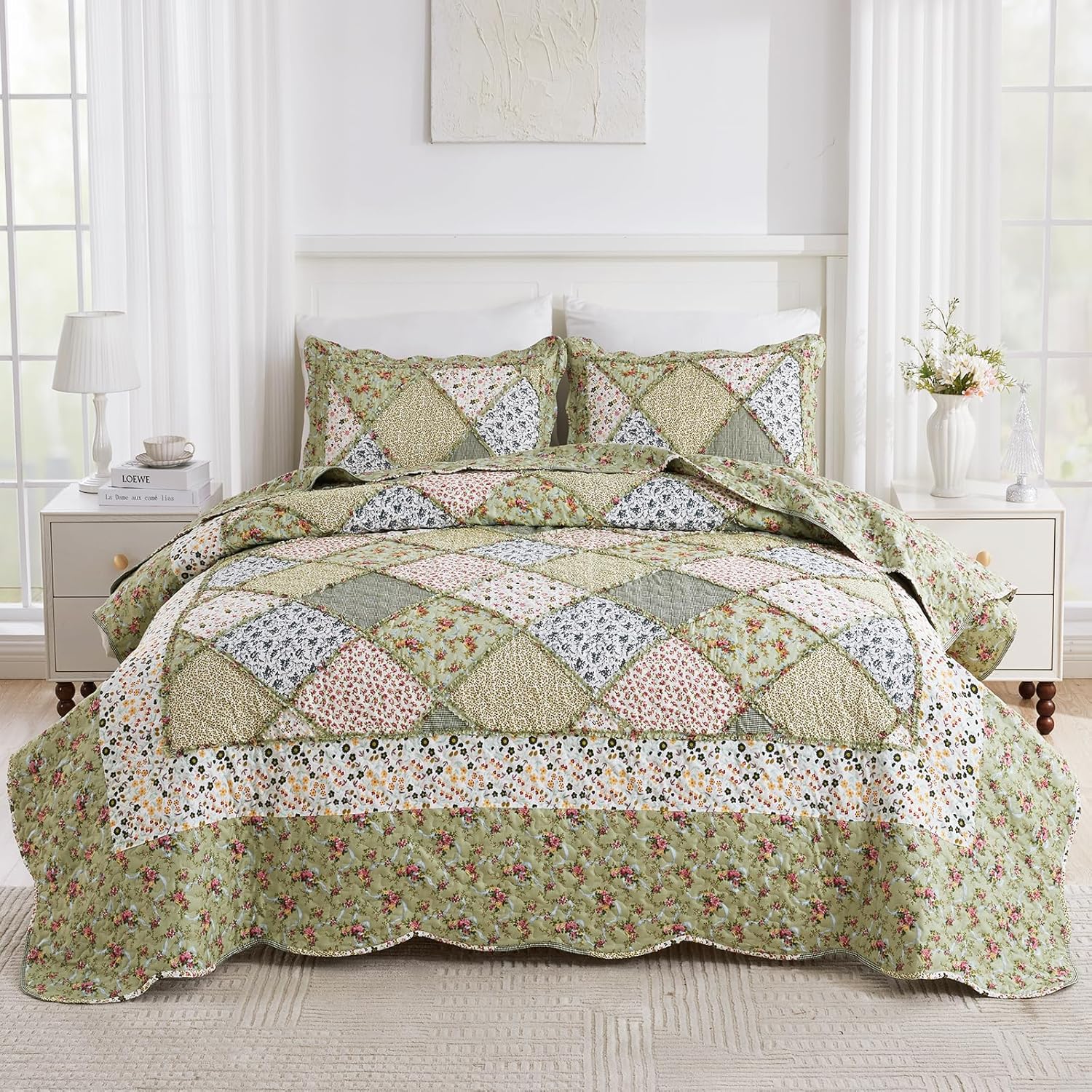 VIVILINEN Blue Floral Patchwork Quilt Set, Full Queen Size, 3 Piece Bedding Set with 2 Pillowcases
