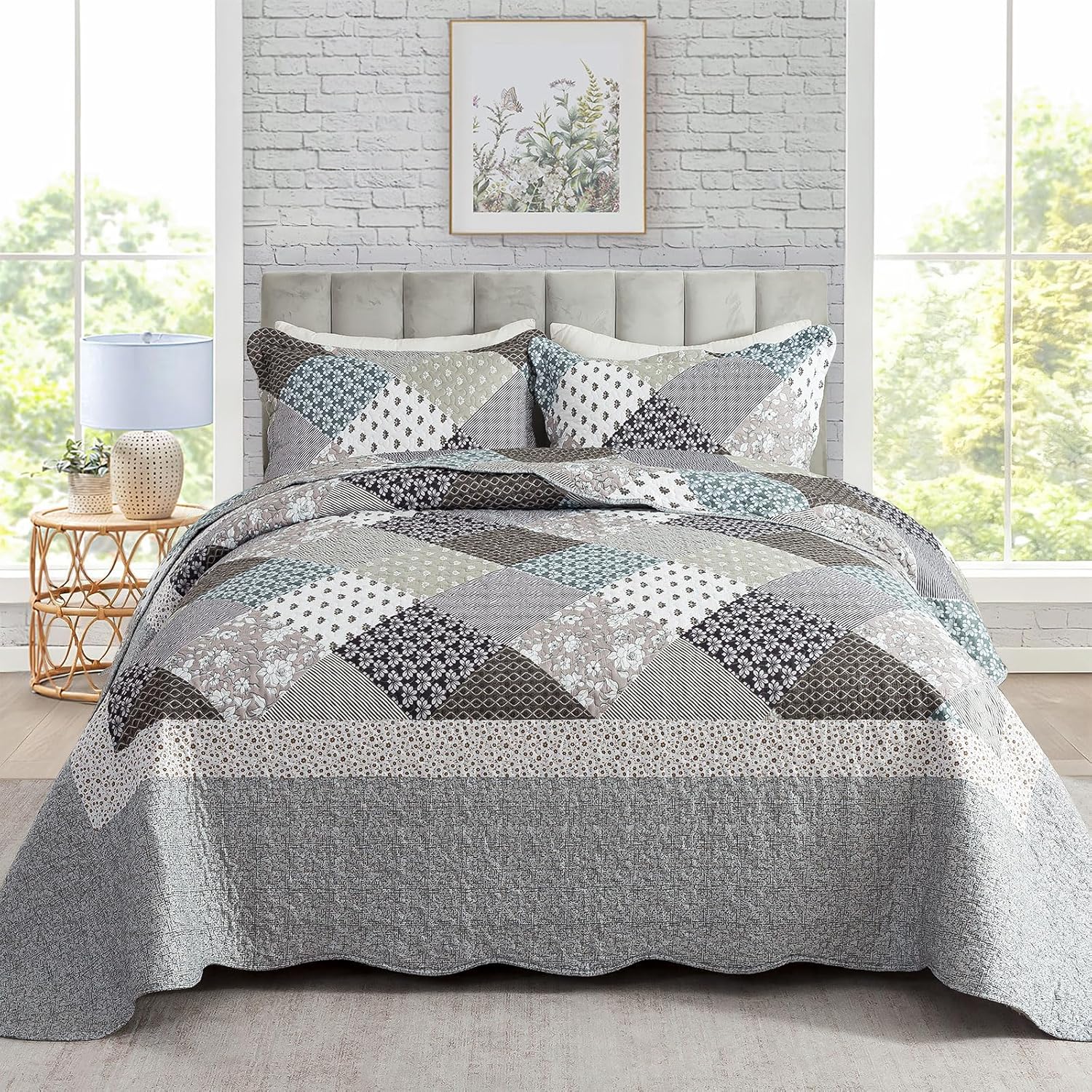 Travan Queen Quilt Set 3-Piece Bedspread Quilted Oversized Lightweight Microfiber Coverlet Set with Shams Violet Purple Floral Pattern Quilted