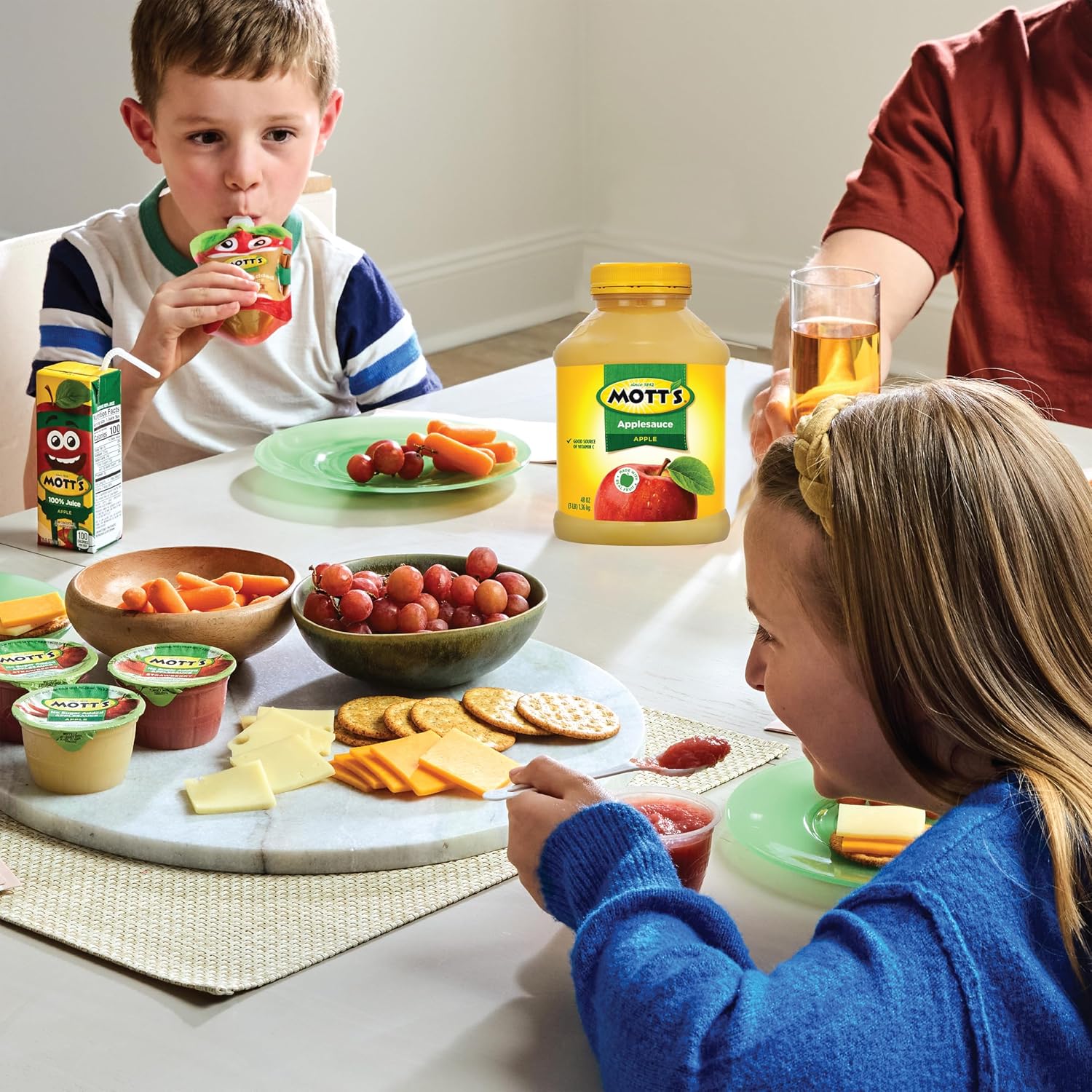 Mott's Applesauce, 48 oz jar