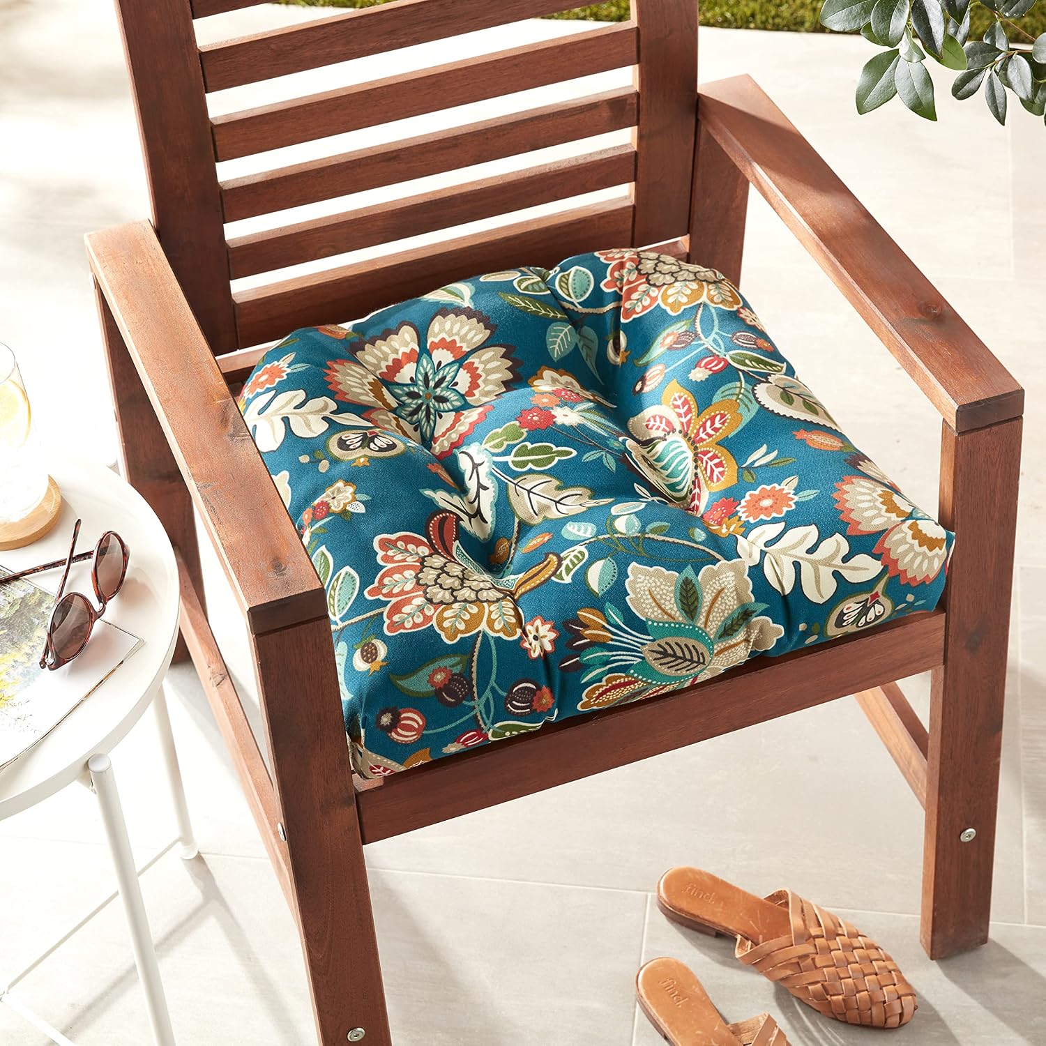 Pillow Perfect Bright Floral Indoor/Outdoor Tufted Wicker Seat Cushion, 2 Count, 19" x 19", Blue/Tan Telfair Peacock