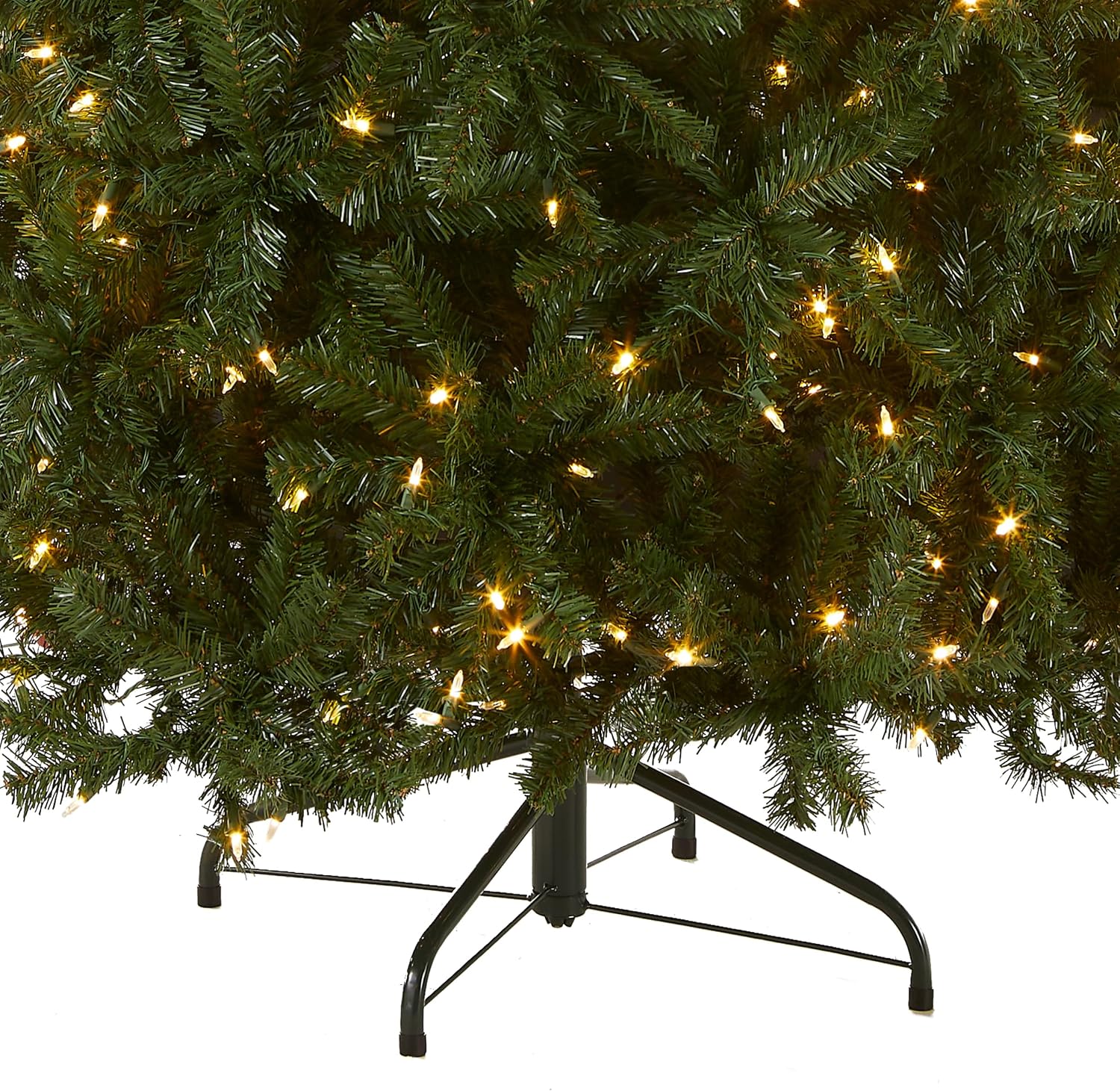 National Tree Company 7.5ft Pre-Lit North Valley Spruce Christmas Tree | 550 LED Lights, 1, 346 Tips, 10 Light Functions, Foot Pedal, Includes Stand