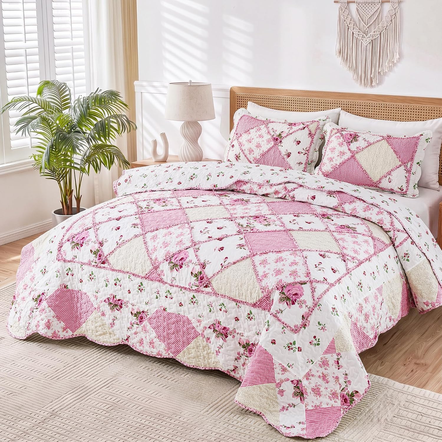 VIVILINEN Blue Floral Patchwork Quilt Set, Full Queen Size, 3 Piece Bedding Set with 2 Pillowcases