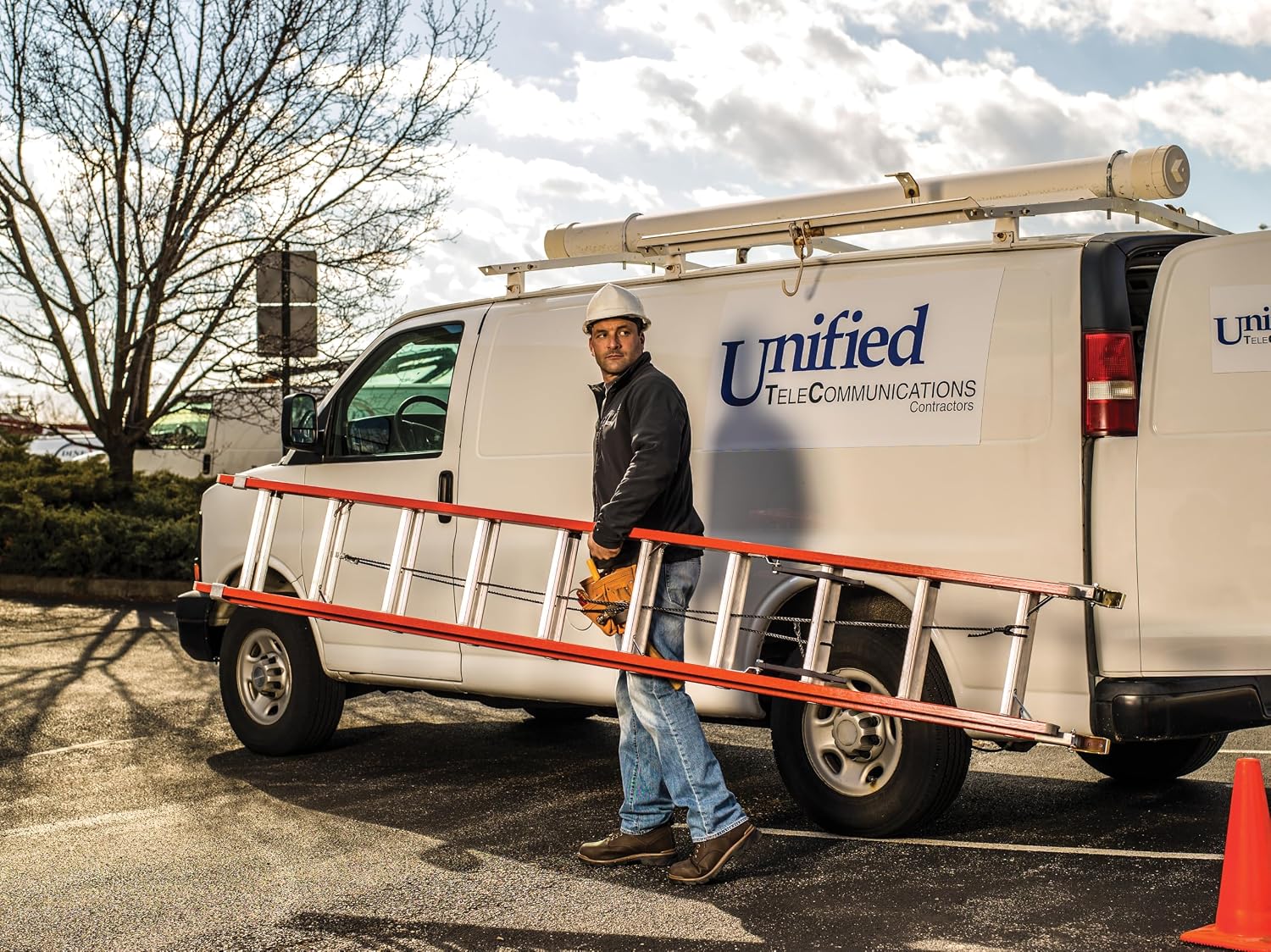Louisville Ladder 16-foot Fiberglass Extension Ladder, 300-Pound Load Capacity, Type IA, FE3216