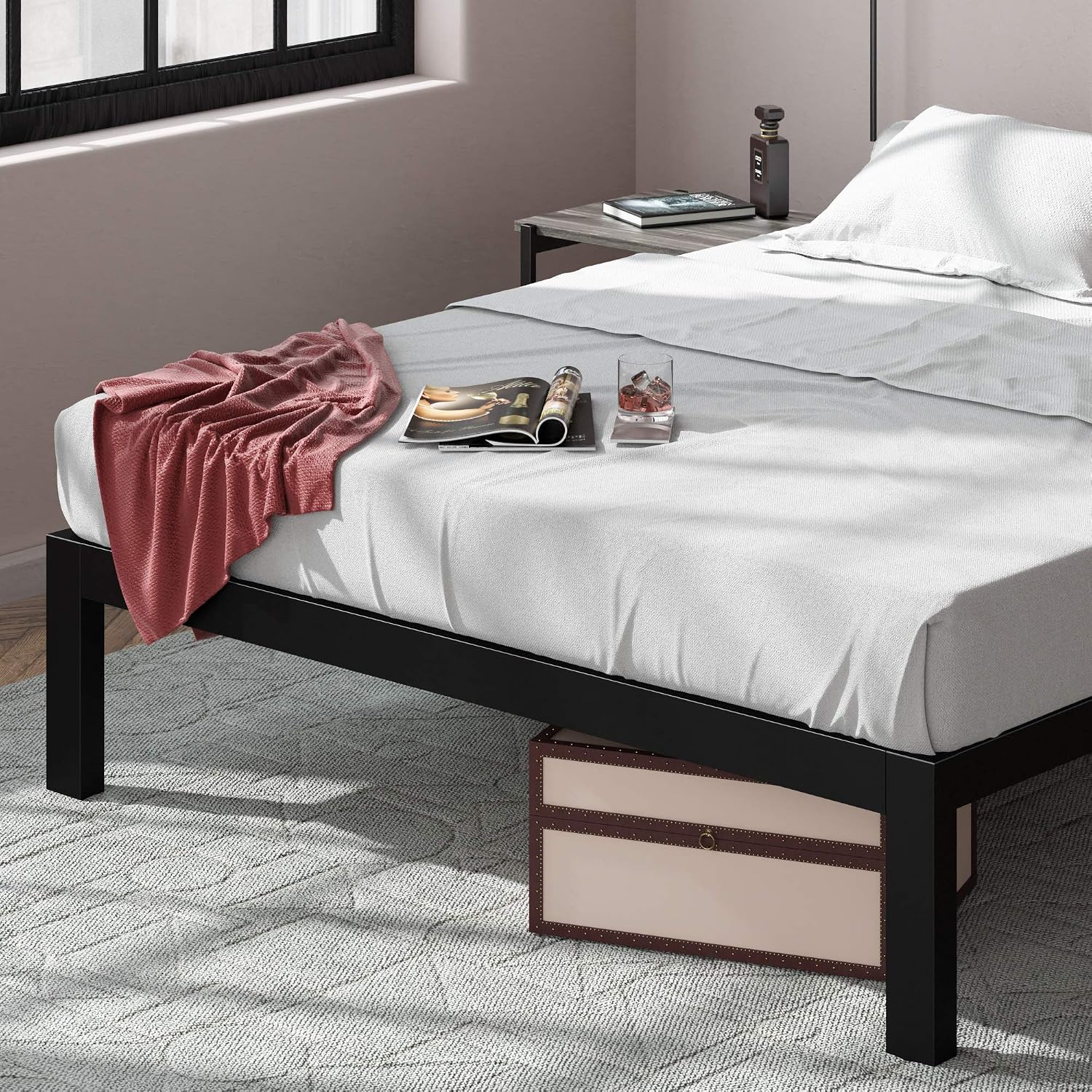 ZINUS Lorrick Metal Platform Bed Frame, Mattress Foundation, Easy, Bolt Free Assembly, Queen, Black