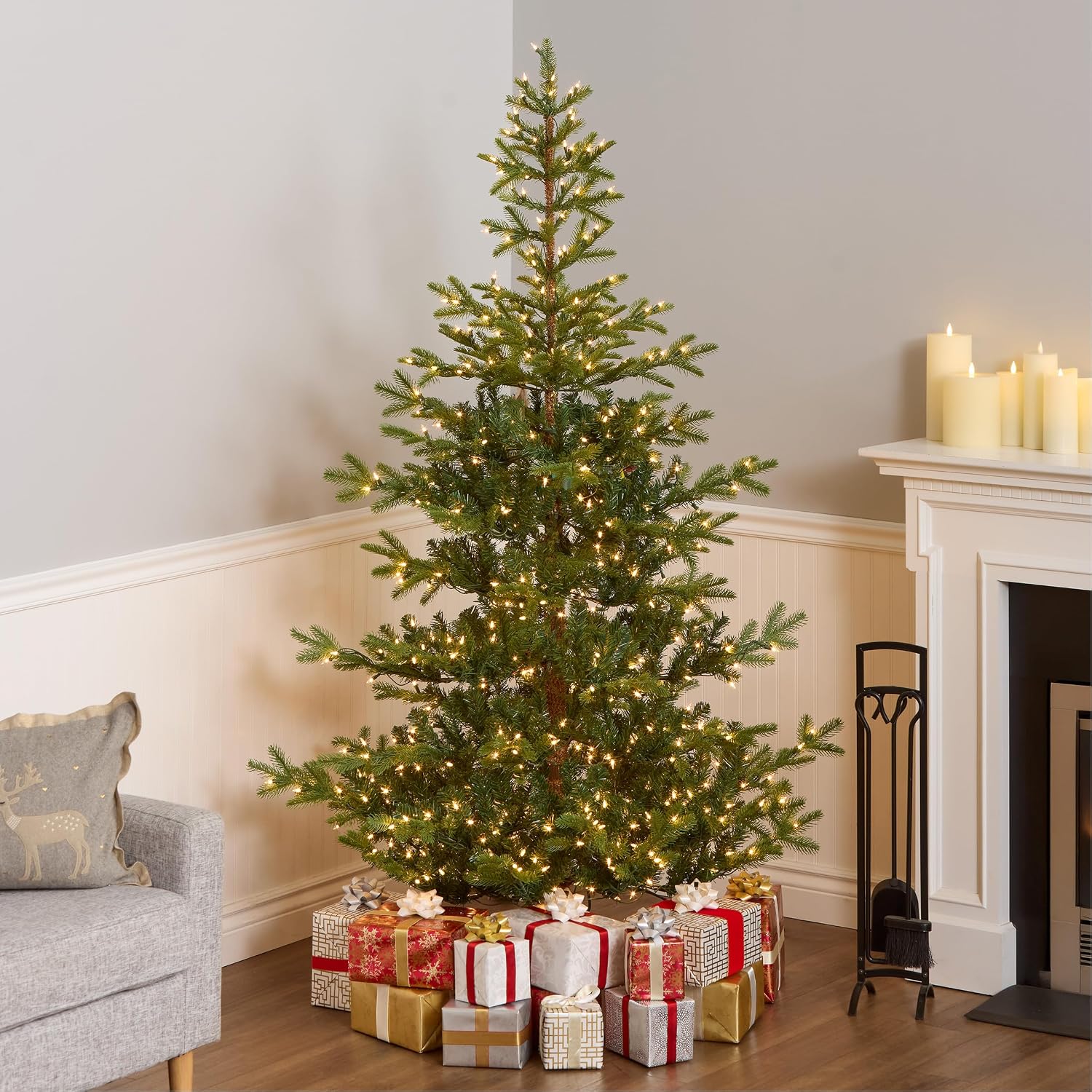 National Tree Company 'Feel Real' Pre-lit Artificial Christmas Tree | Includes Pre-strung White Lights and Stand | Norwegian Spruce - 7.5 ft | 750 Clear Lights, 1,325 Tips, Includes Stand, Artificial, Green