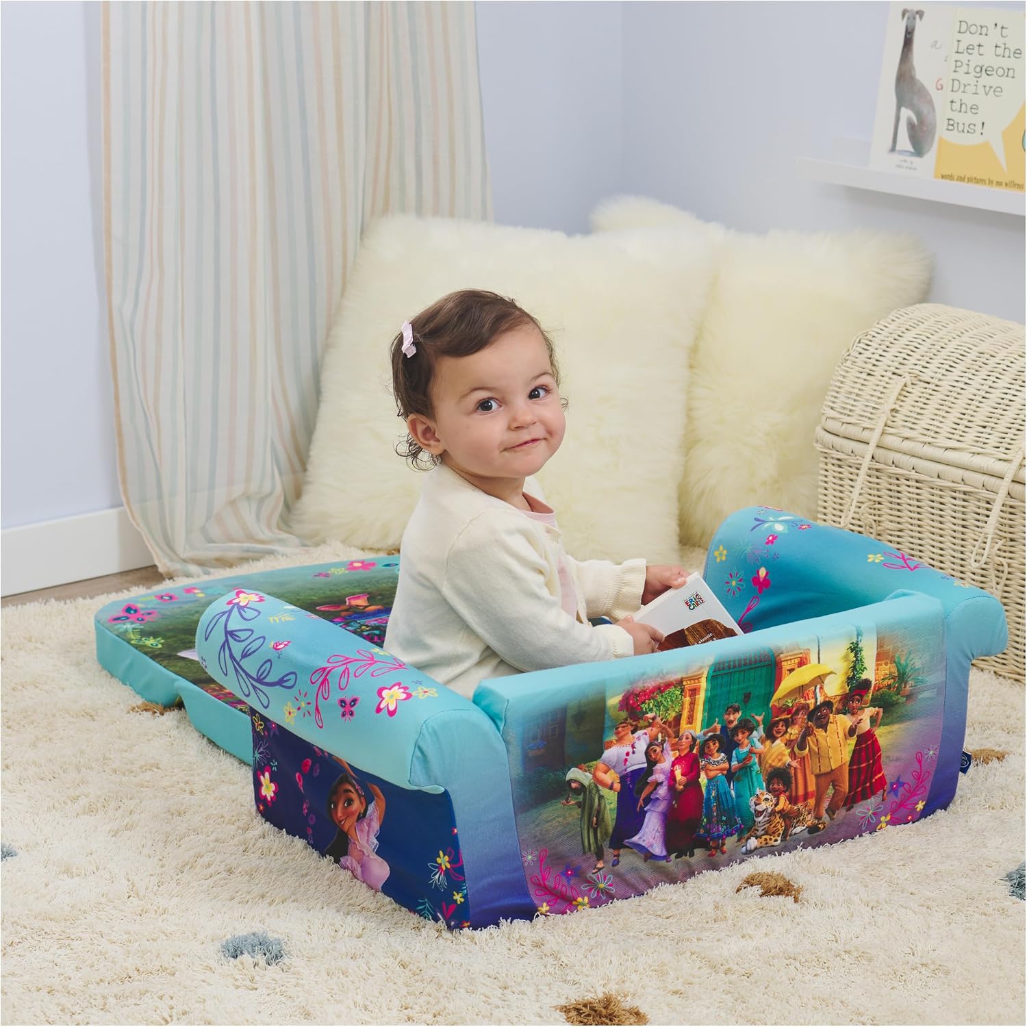 Marshmallow Furniture, Children's 2 in 1 Flip Open Foam Sofa, Minnie Mouse, by Spin Master | Pullout Foam Sleeper for Folding Lounging, Sitting, and Napping for Toddlers & Kids, Bedroom and Playroom Use