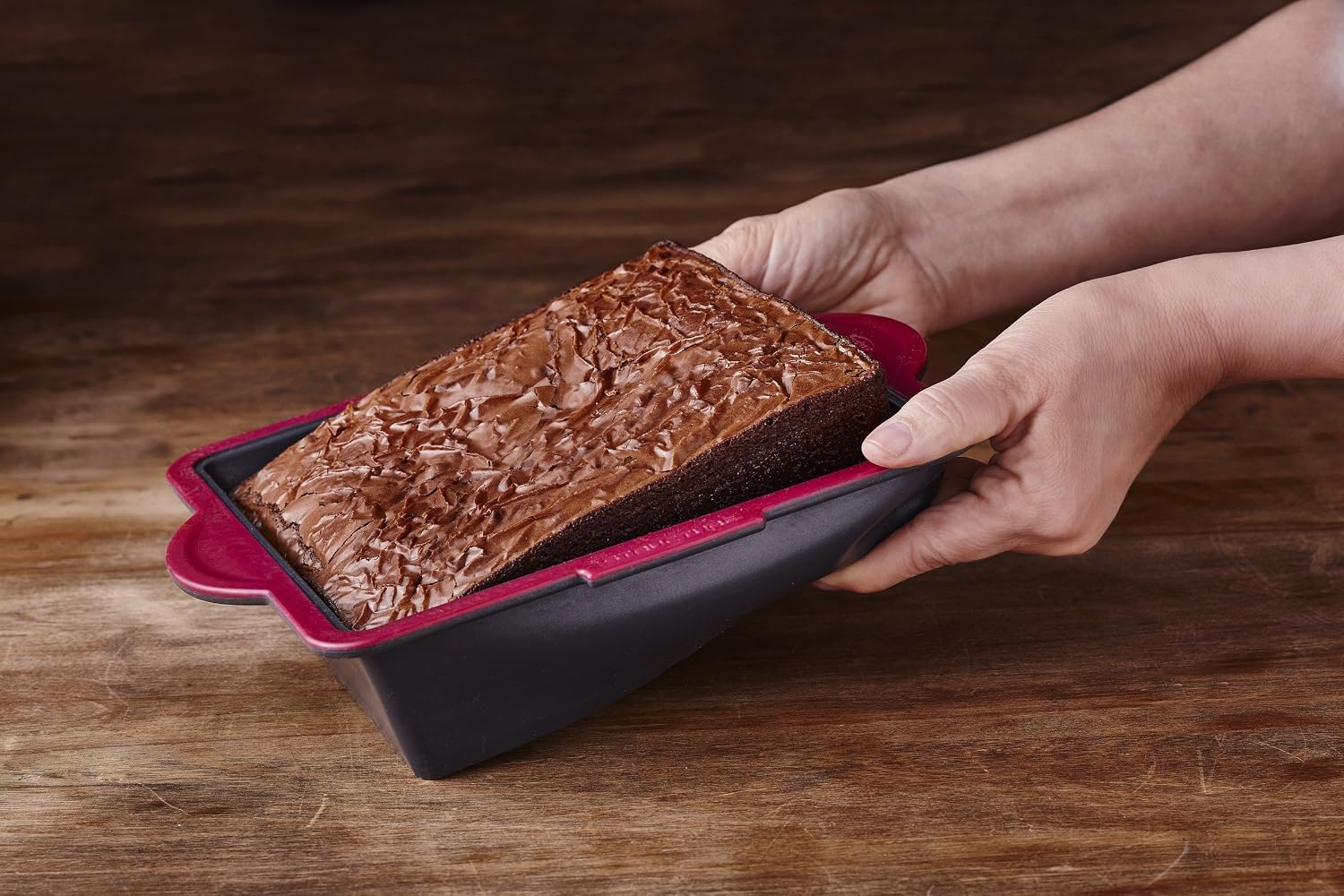 Trudeau Novelty-Cake-Pans, Grey/Pink