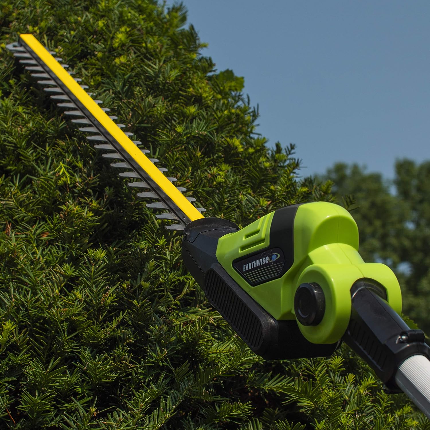Earthwise LPHT12022 20" Cordless Pole Trimmer, 2Ah Battery & Charger