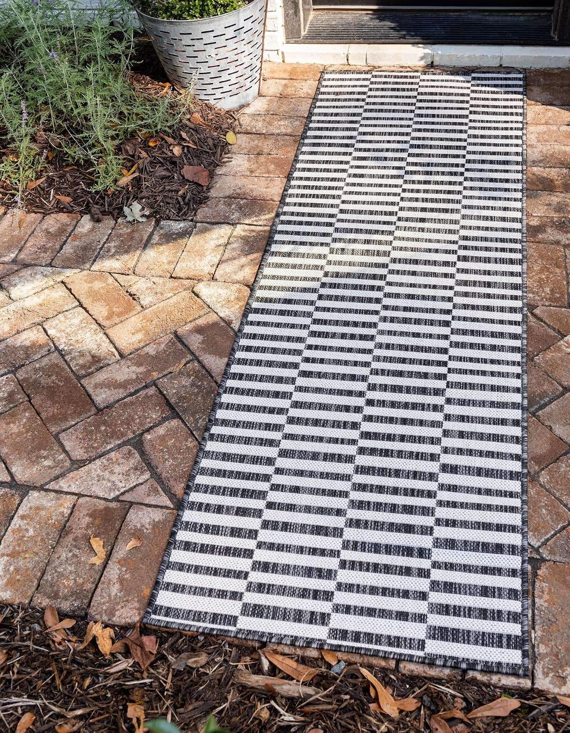 Unique Loom Outdoor Striped Collection Area Rug - Striped (7' 1" x 10' Rectangle, Taupe/Ivory)
