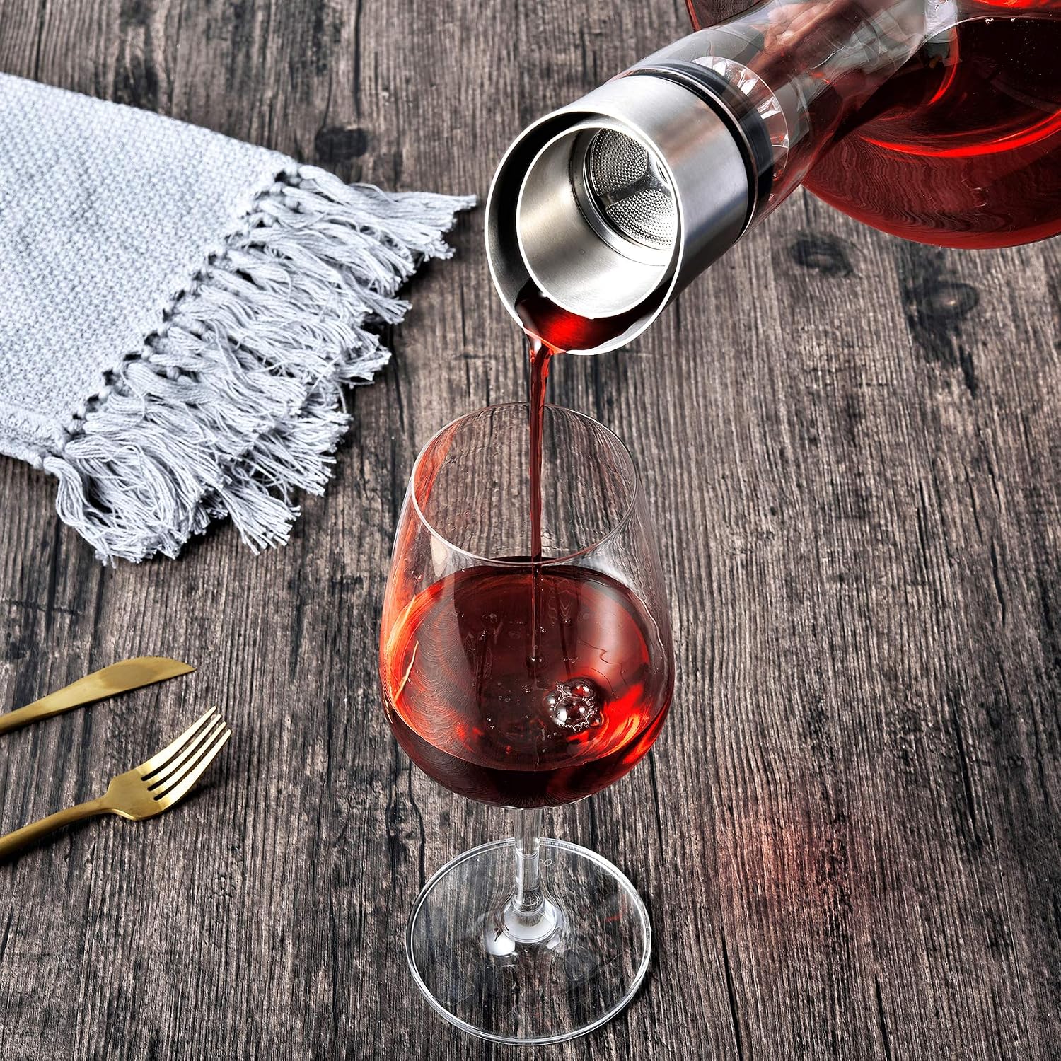 Wine Decanter Built-in Aerator Pourer, Wine Carafe, Red Wine Decanter, 100% Lead-free Crystal Glass, Wine Hand-held Aerator, Wine Gift