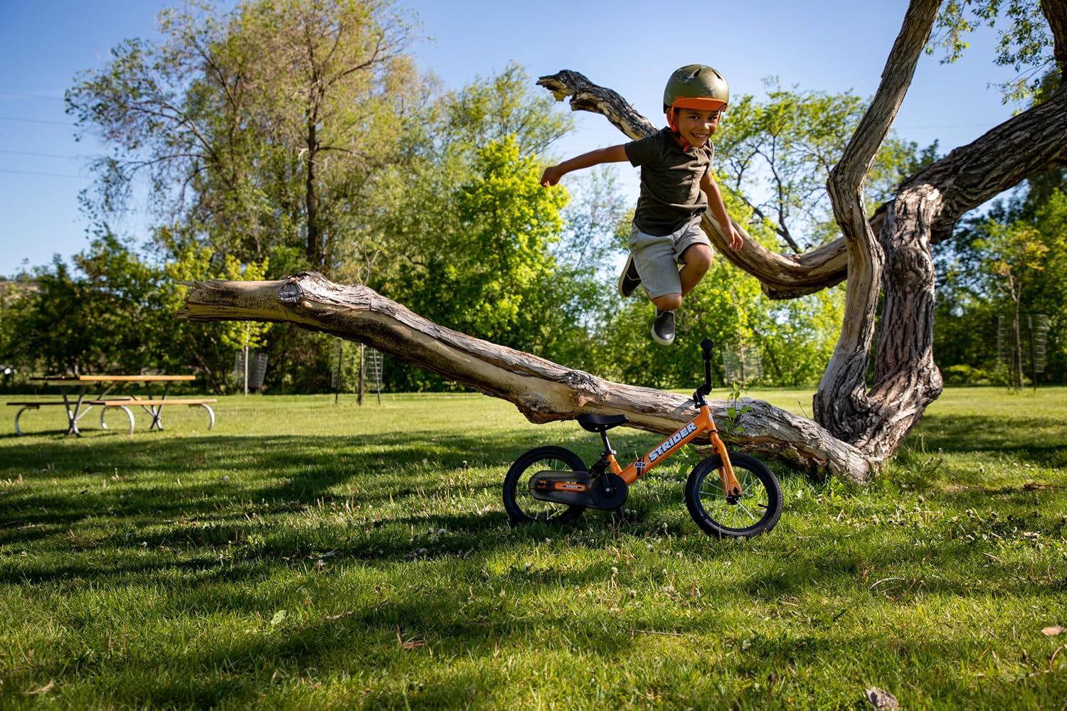 Strider 14x Classic, Awesome Blue - Balance Bike for Kids 3 to 6 Years -Includes Kid Sized Grips, Padded Seat, Performance Footrest, All-Purpose Tires Easy Assembly, Tool-Free Adjustments | No Pedals, Balance Bike with Adjustable Seat and Handlebars, Lig…