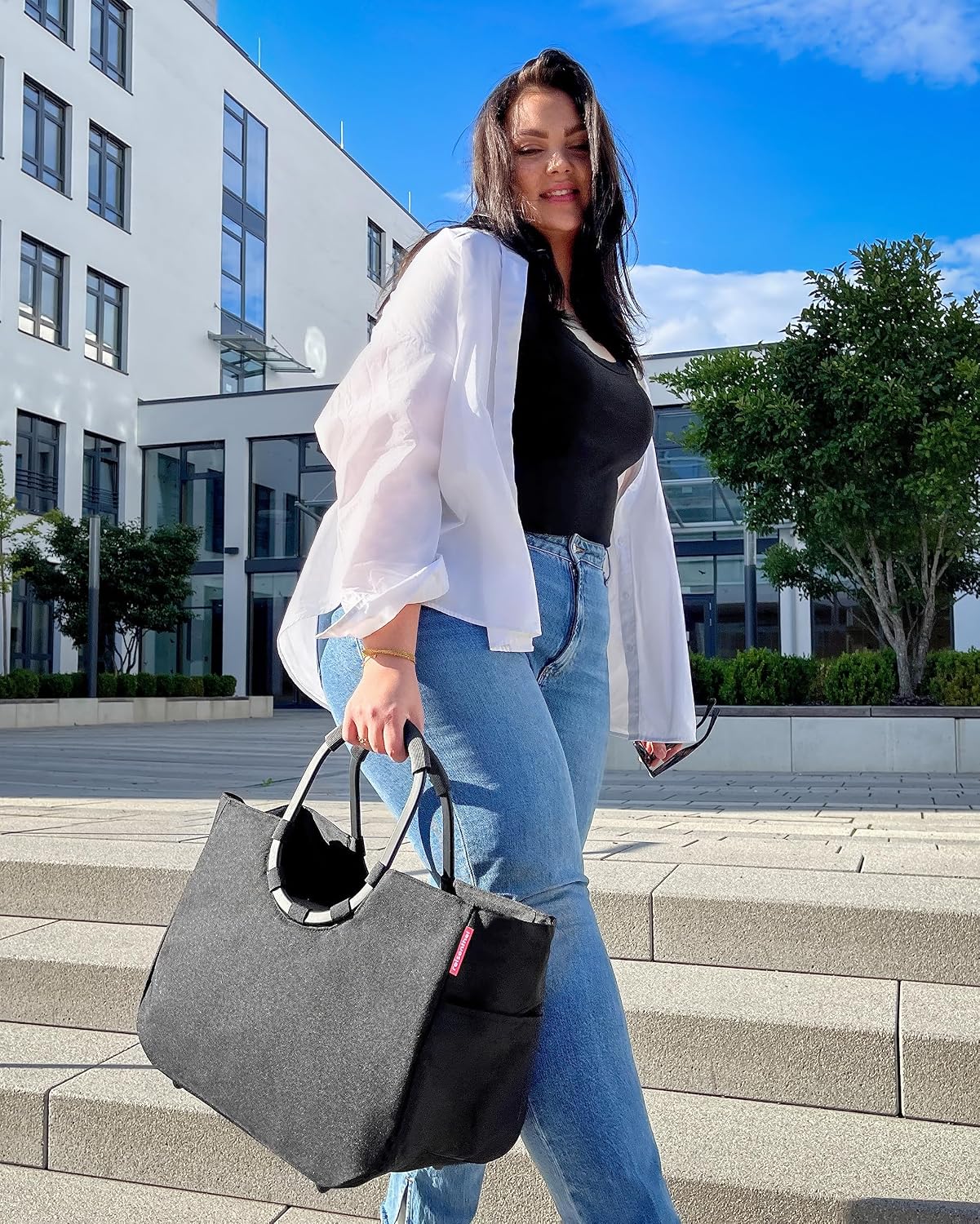 reisenthel loopshopper L - Sturdy bag with practical compartments - water resistant design.