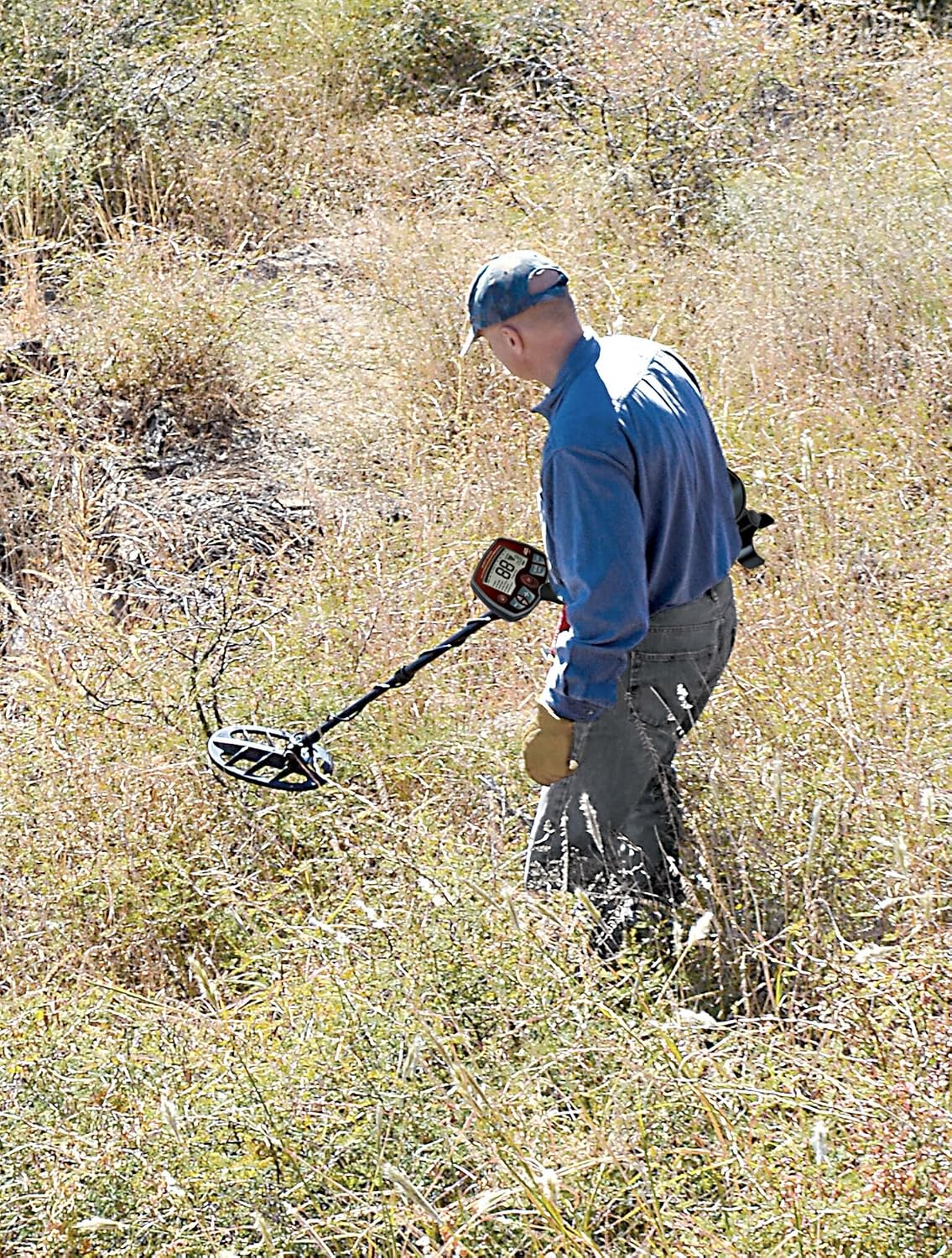 Bounty Hunter Land Ranger Pro Metal Detector, 11 Inch Waterproof DD Searchcoil, Adjustable Length, Lightweight, Ergonomic, Comfortable Padded handgrip