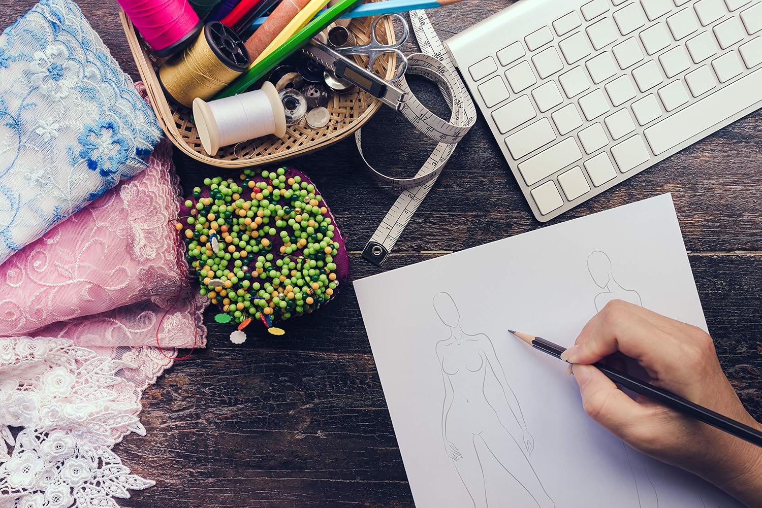 Fashion Sketchbook Figure Template: 430 Large Female Figure Template for Easily Sketching Your Fashion Design Styles and Building Your Portfolio