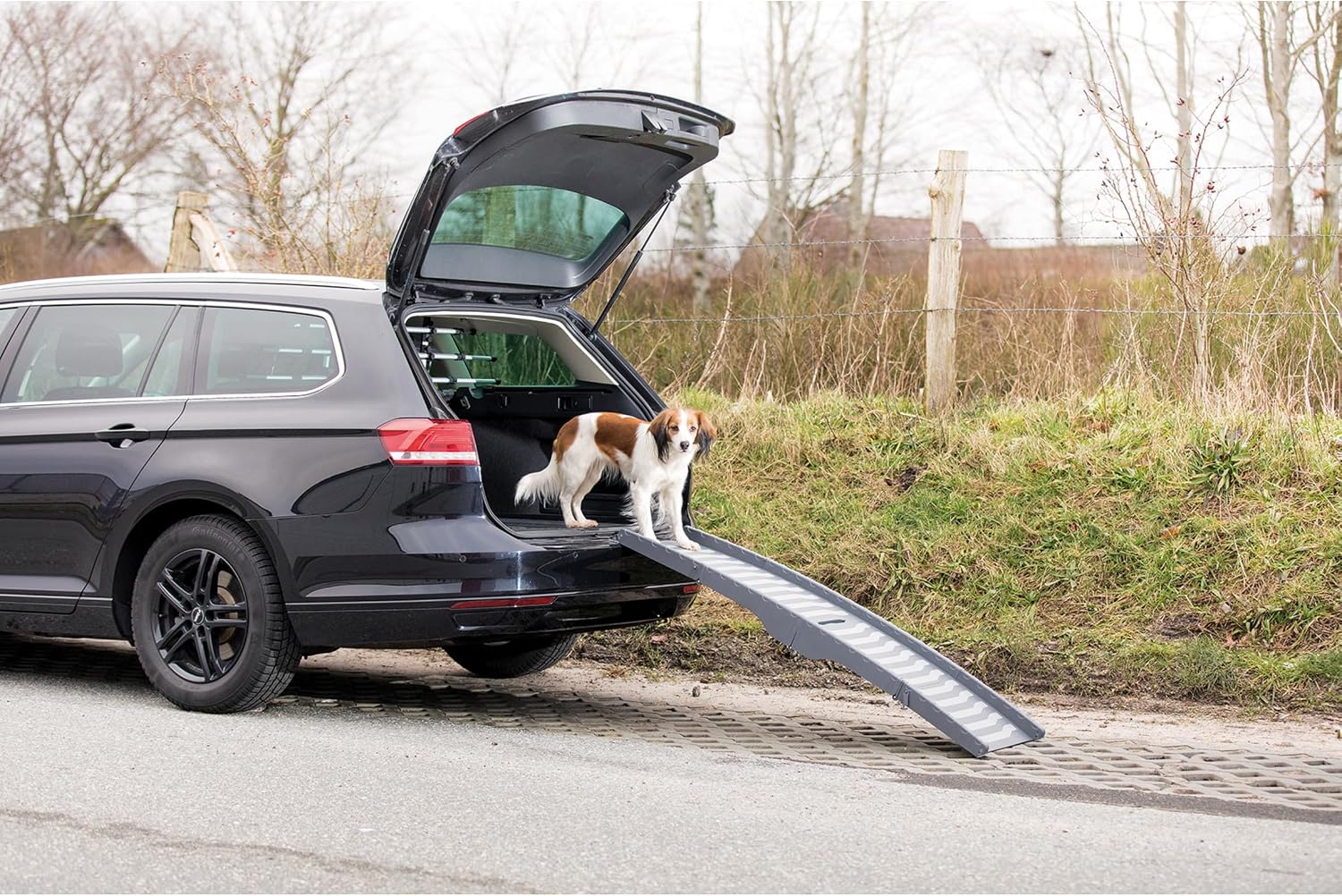 Trixie Folding Pet Ramp, Black | Folding Dog Ramp with High Traction Surface, Ideal for Cars and SUVs, Foldable, Easy to Store and Clean