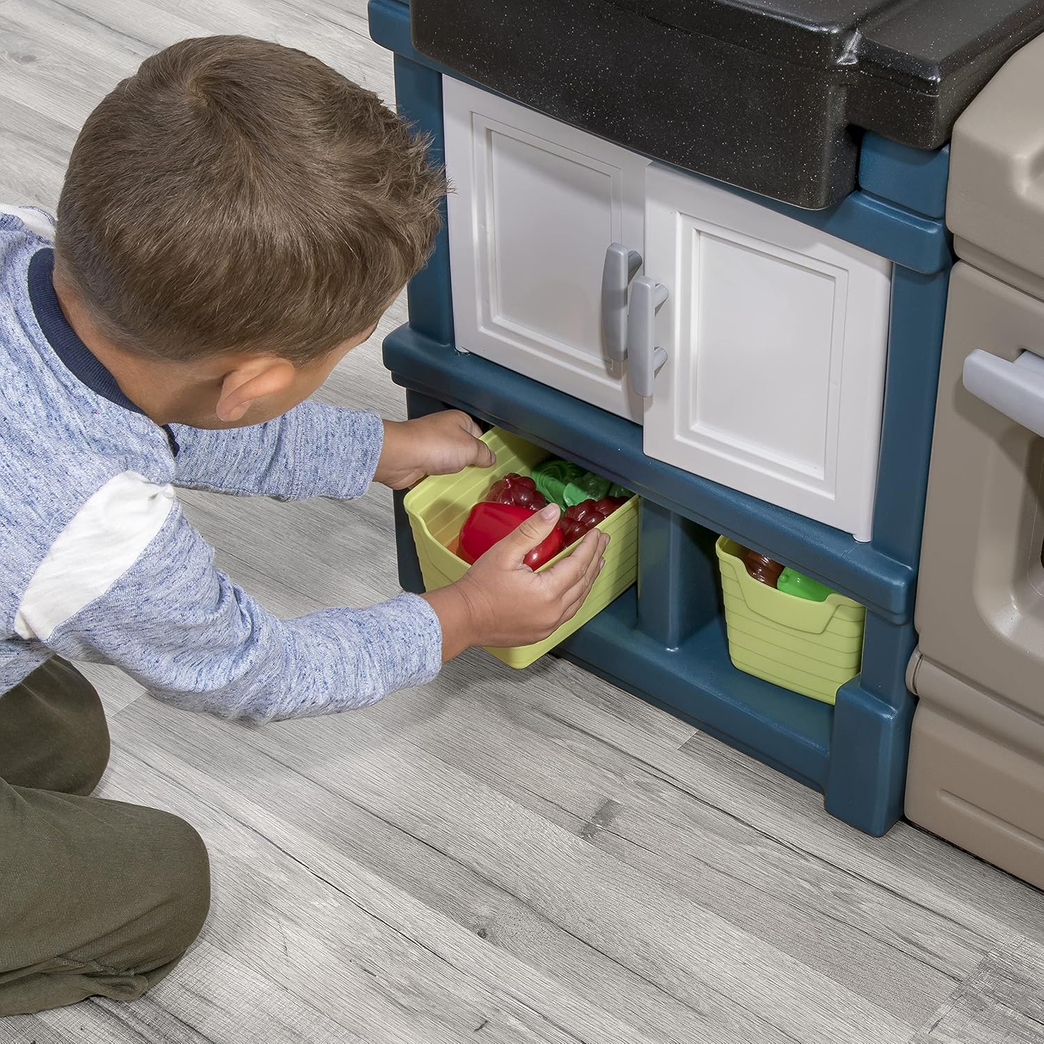 Step2 Modern Metro Kitchen Set for Kids – Includes 30+ Toy Kitchen Accessories