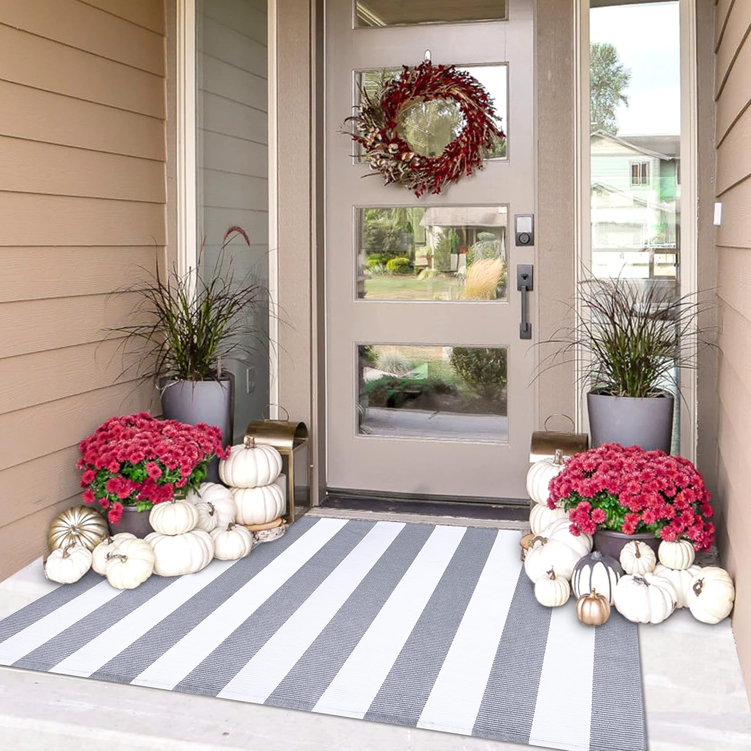 IOHOUZE 27.5x43 Buffalo Plaid Rug, Washable Front Door Mat, Black White