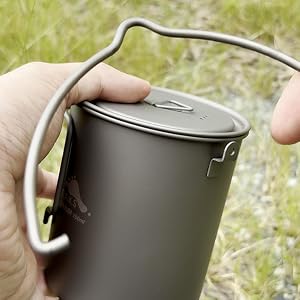 The bail handle is detachable
