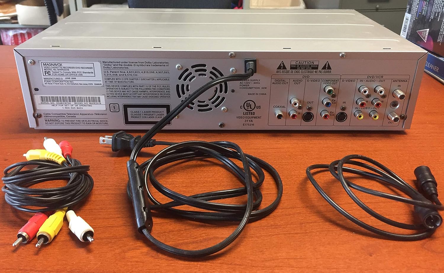 Magnavox MWR20V6 DVD Recorder / VCR Combo