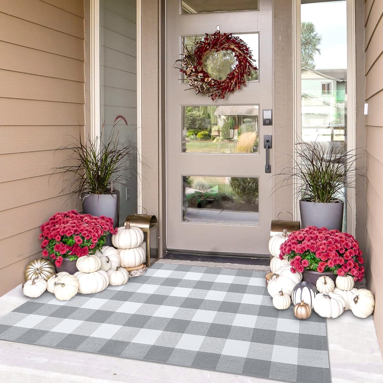 IOHOUZE 27.5x43 Buffalo Plaid Rug, Washable Front Door Mat, Black White