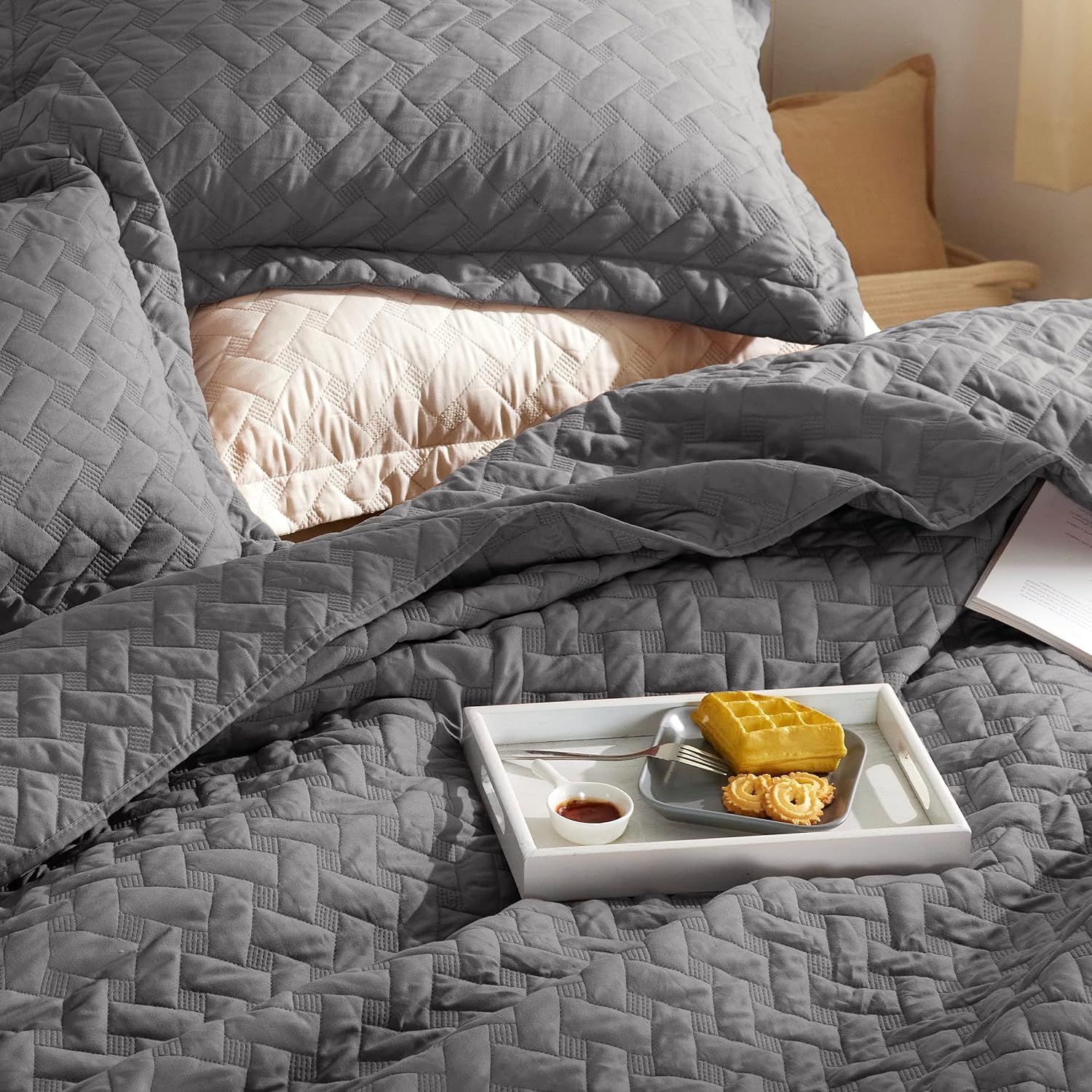 Bedsure Quilts Queen Size - Grey Bedspreads Queen Size with Basket Weave Pattern, Soft Quilt Bedding Set, Lightweight Comforter Set Coverlet for All Seasons with 2 Pillow Shams (90" x 96")