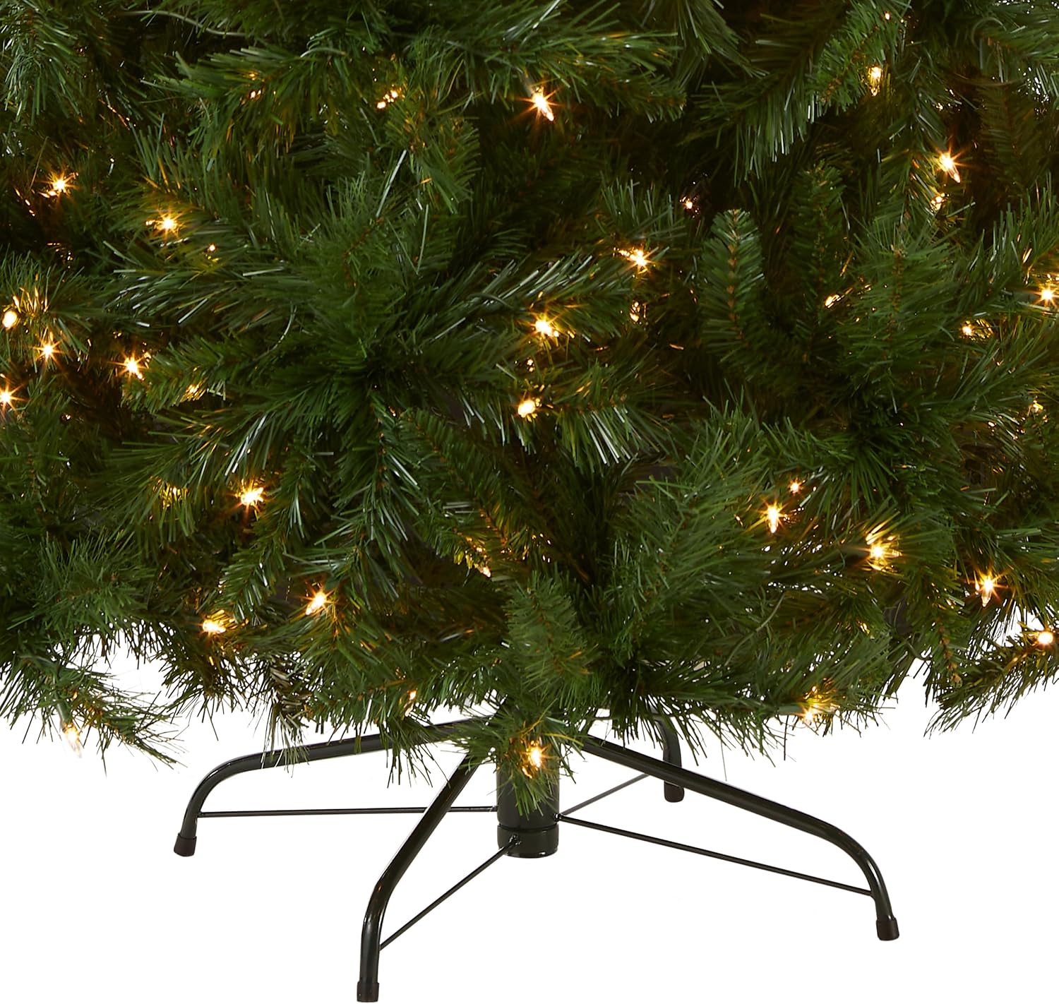 National Tree Company 7.5ft Pre-Lit Winchester Pine Christmas Tree | 500 Clear Lights, 1,198 Tips, Includes Stand, Artificial, Green