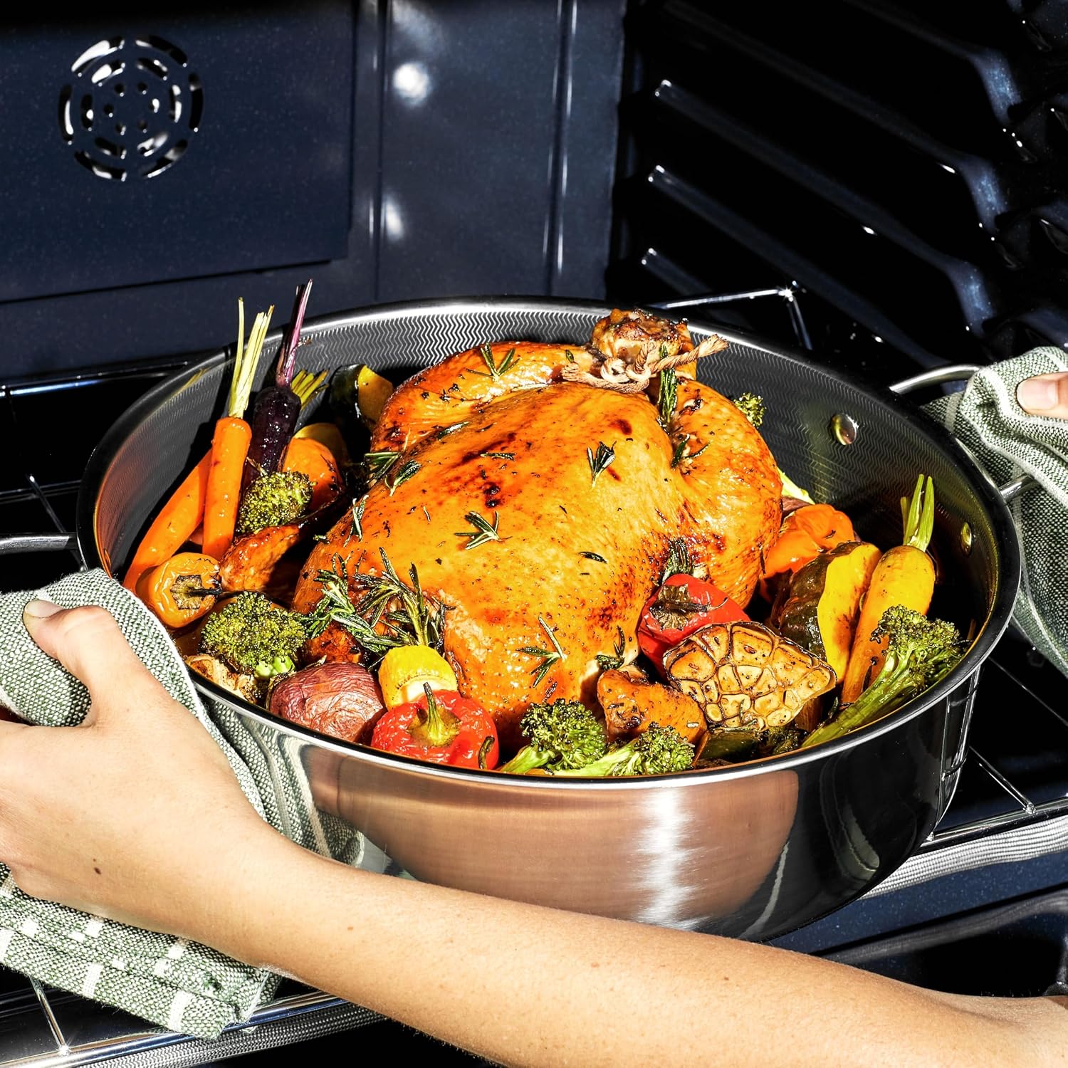 HexClad 4.5 Qt Hybrid Nonstick Deep Sauté Frying Pan & Lid, Induction Ready | Stay-Cool Handles, Dishwasher and Oven Safe up to 900°F, Compatible with All Cooktops