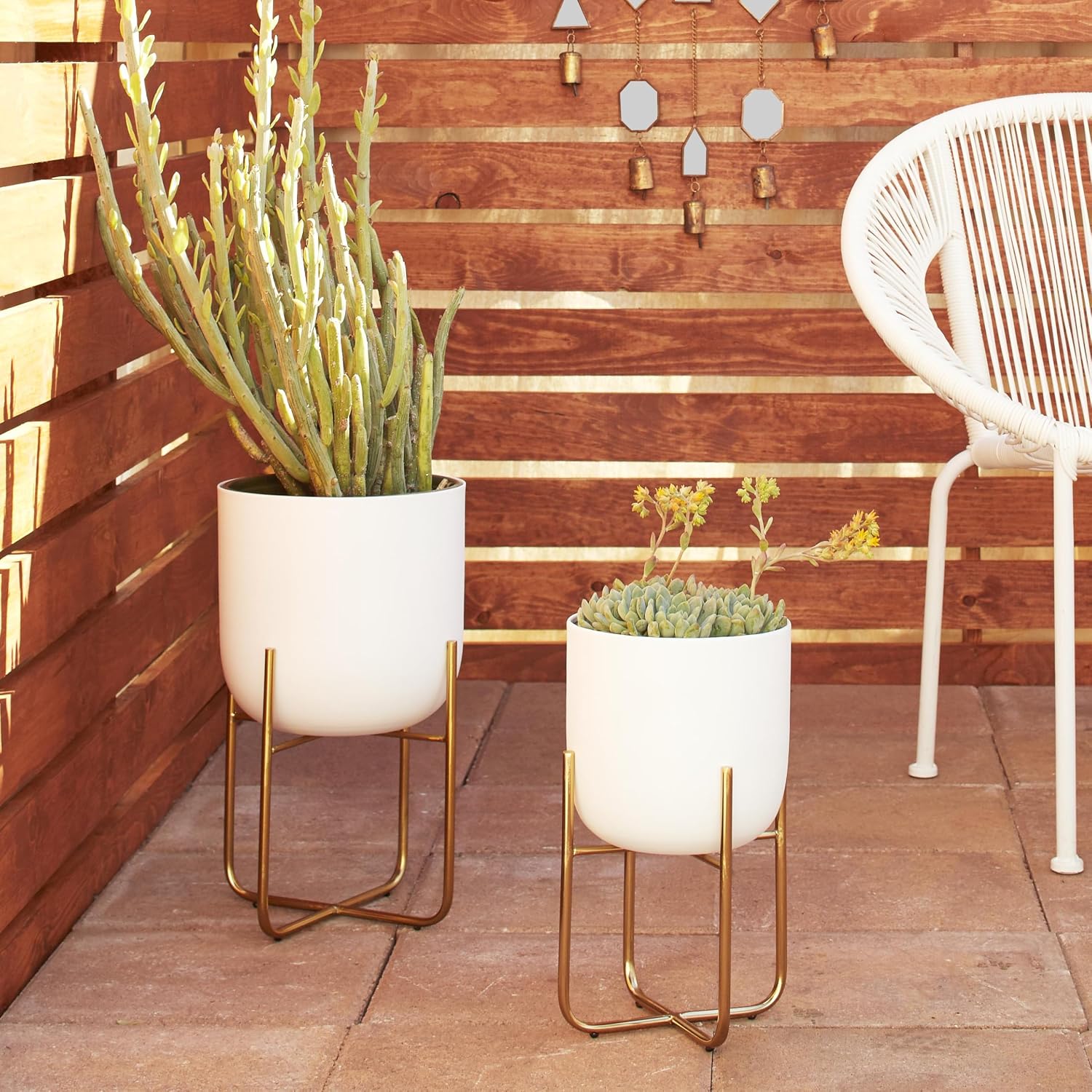 Deco 79 Metal Round Planter with Removable Stand, Set of 2 16", 13"H, Black
