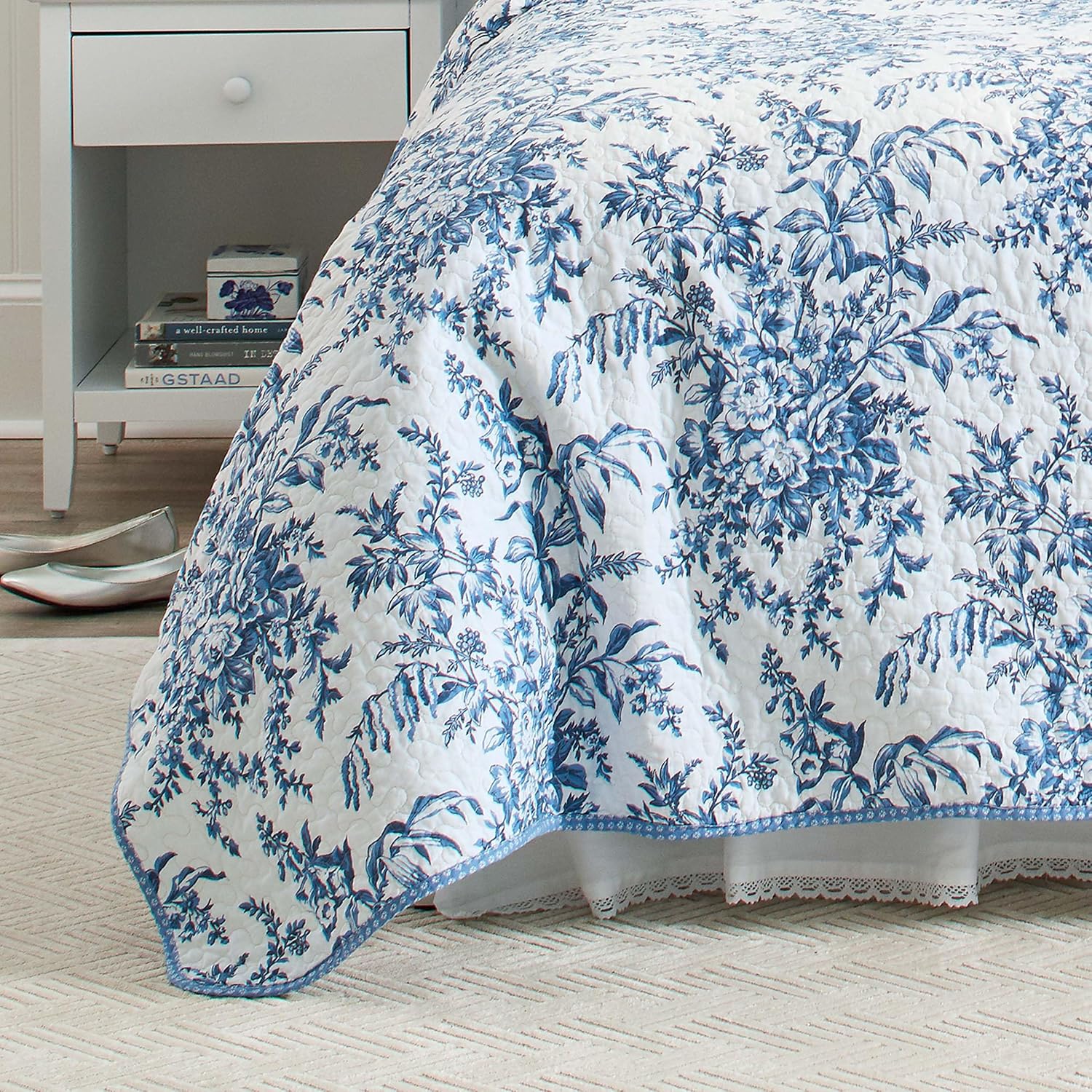 Laura Ashley – Queen Quilt Set, Soft & Lightweight Bedding with Matching Shams, Reversible Floral Room Decor, College Dorm Room Essentials (Bedford Blue)