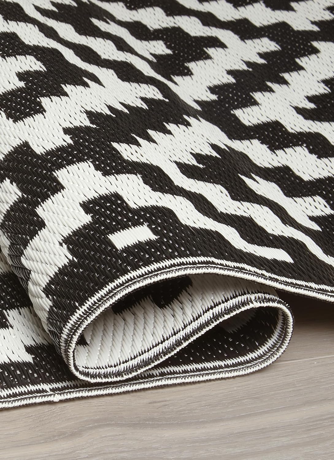 FH Home Outdoor Camping Rug - Waterproof, Fade Resistant, Reversible - Premium Recycled Plastic - Striped - Large Patio, Deck, Sunroom